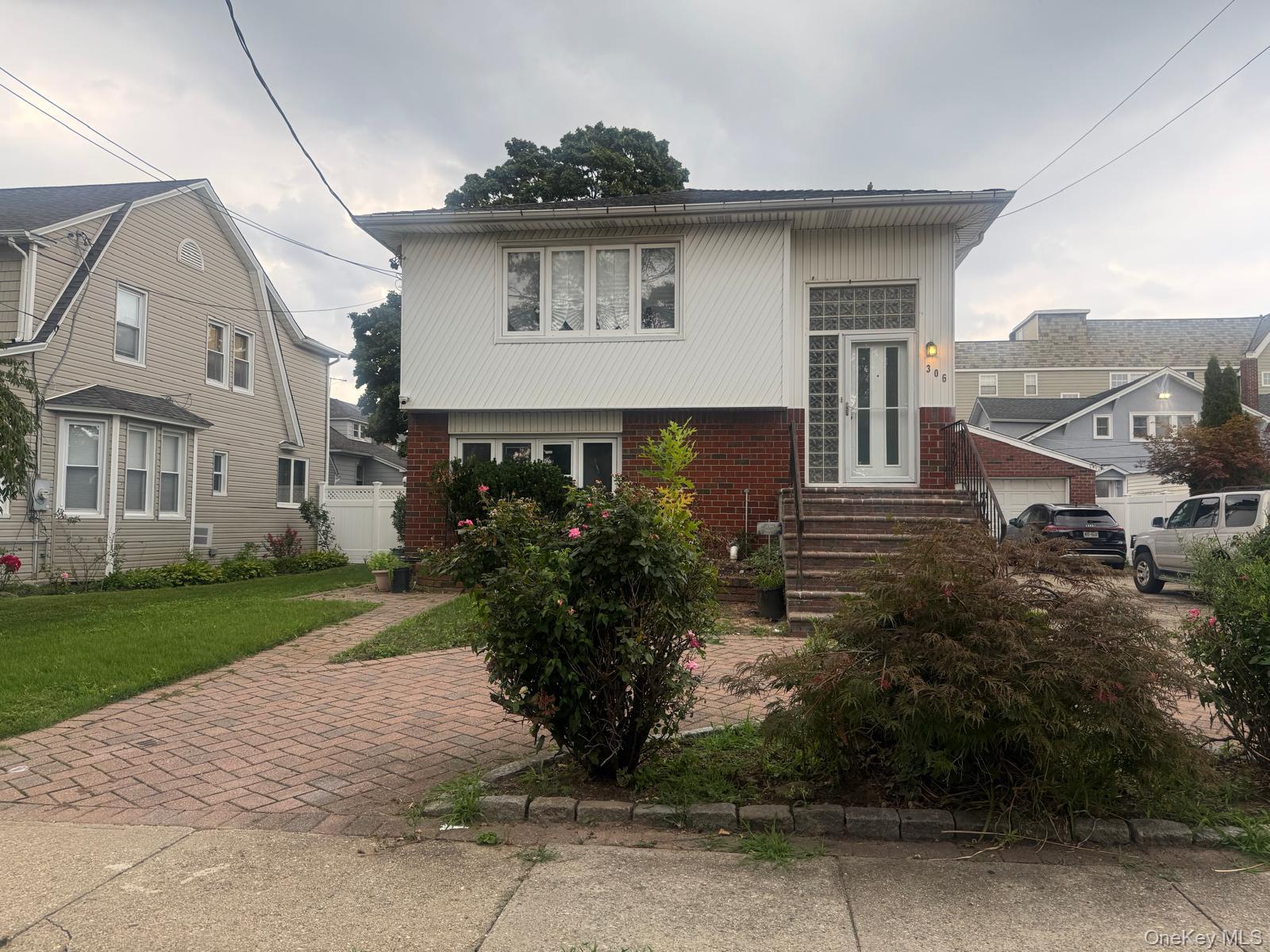 306 Hamilton Avenue, Unit 2nd Floor photo 2