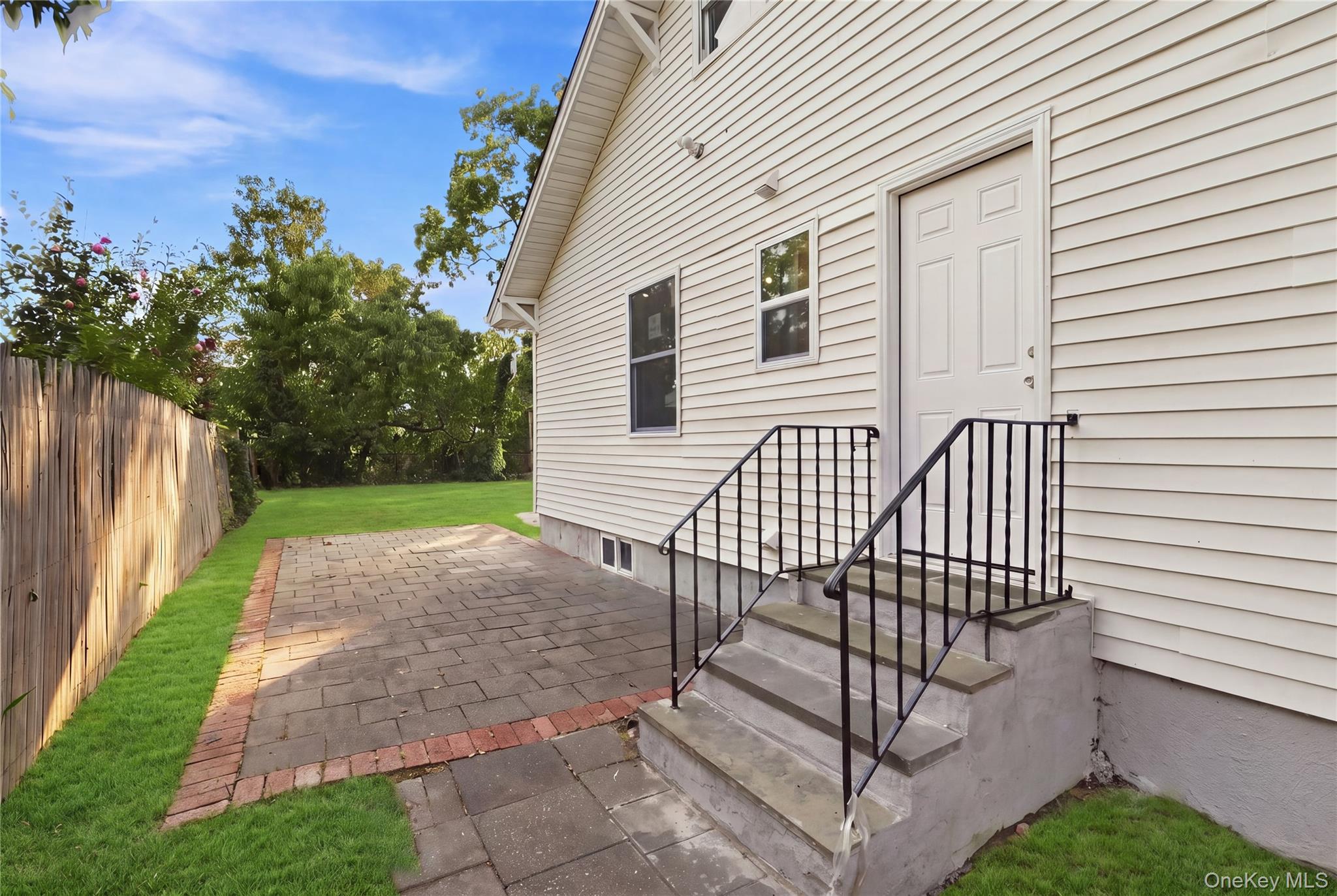 16 West Drive – For Sale photo 5