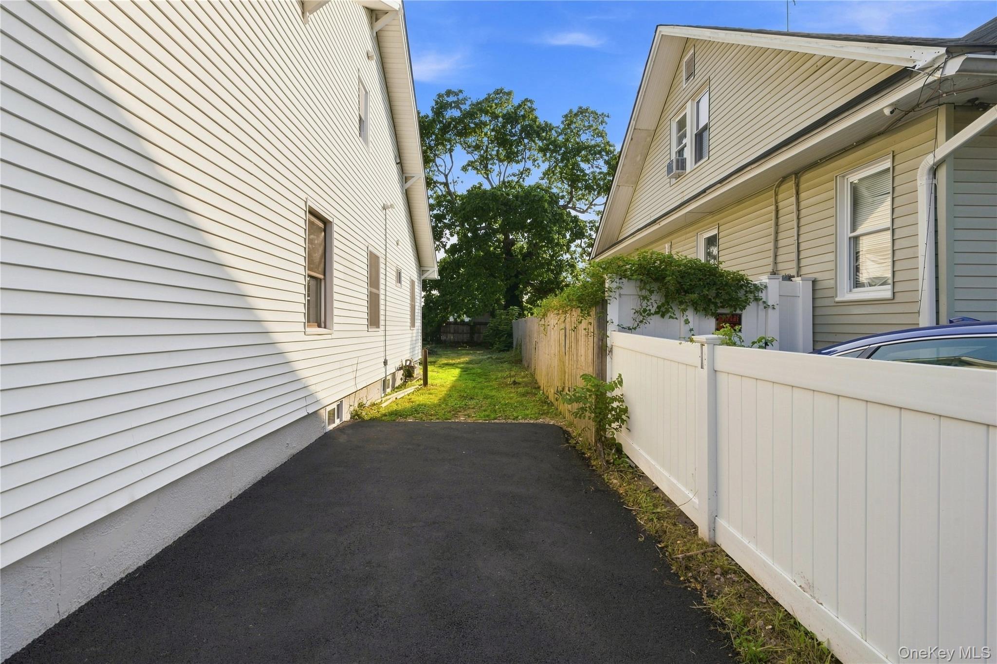 16 West Drive – For Sale photo 4