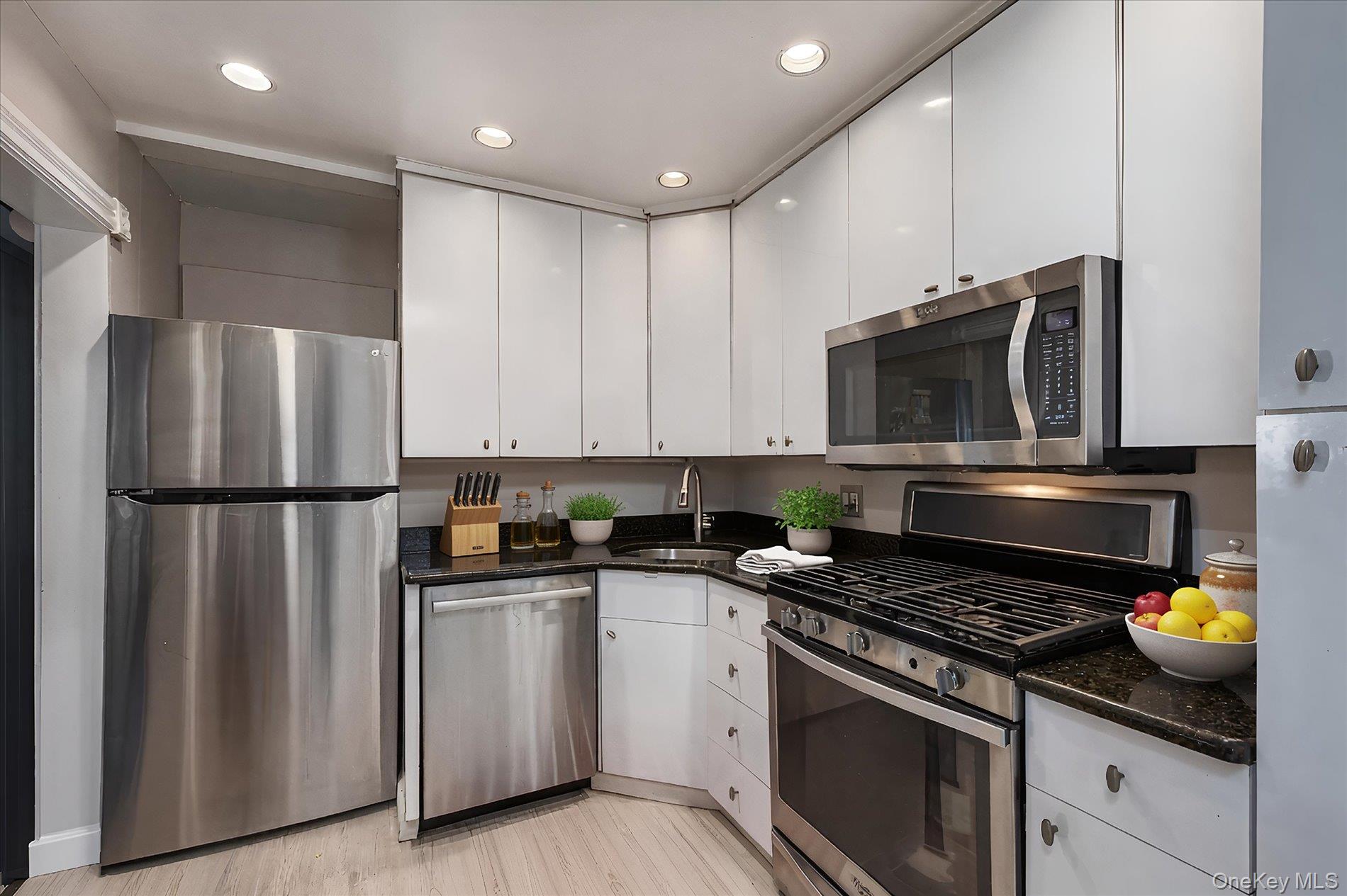 320 Brooklyn Avenue – For Sale photo 9