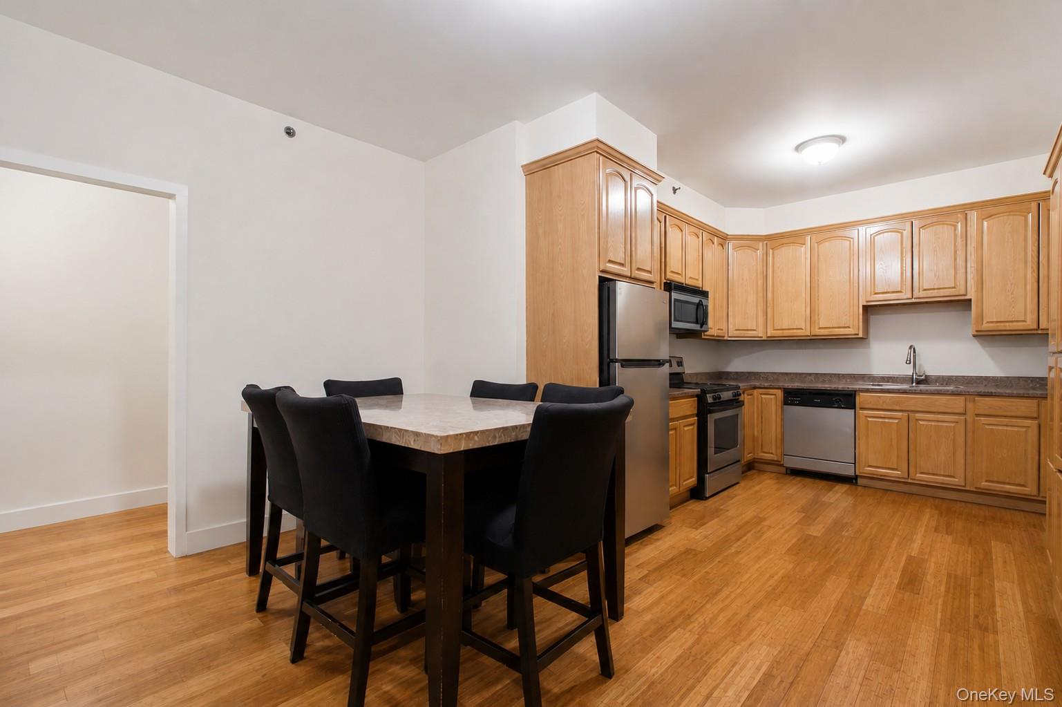 14 E Sanford Boulevard – For Sale photo 6