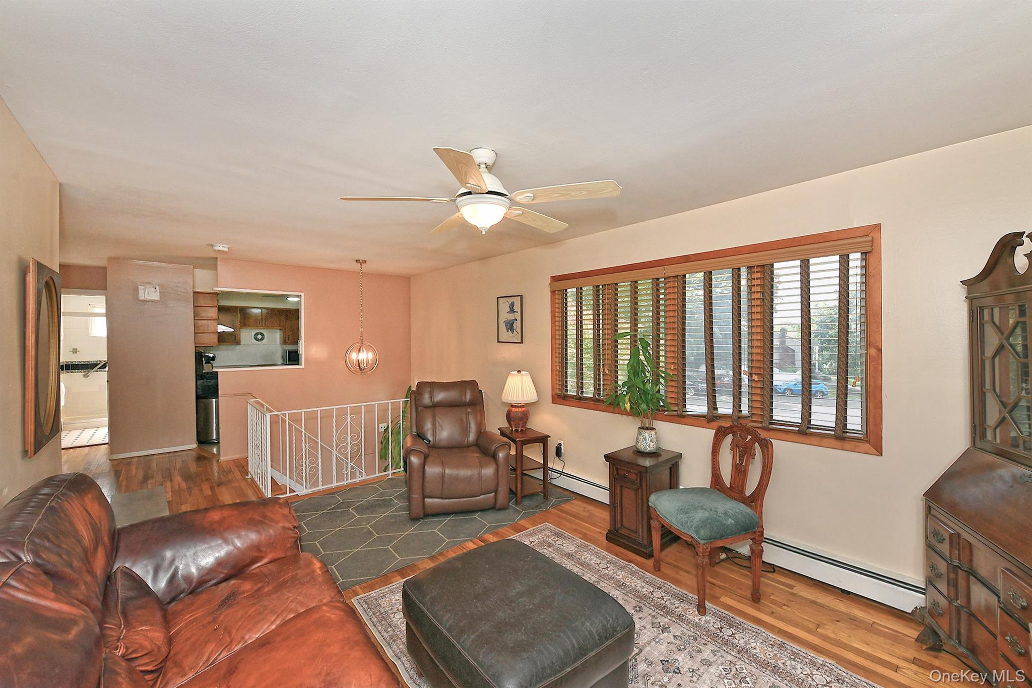 16 Crest Hill Court – For Sale photo 4