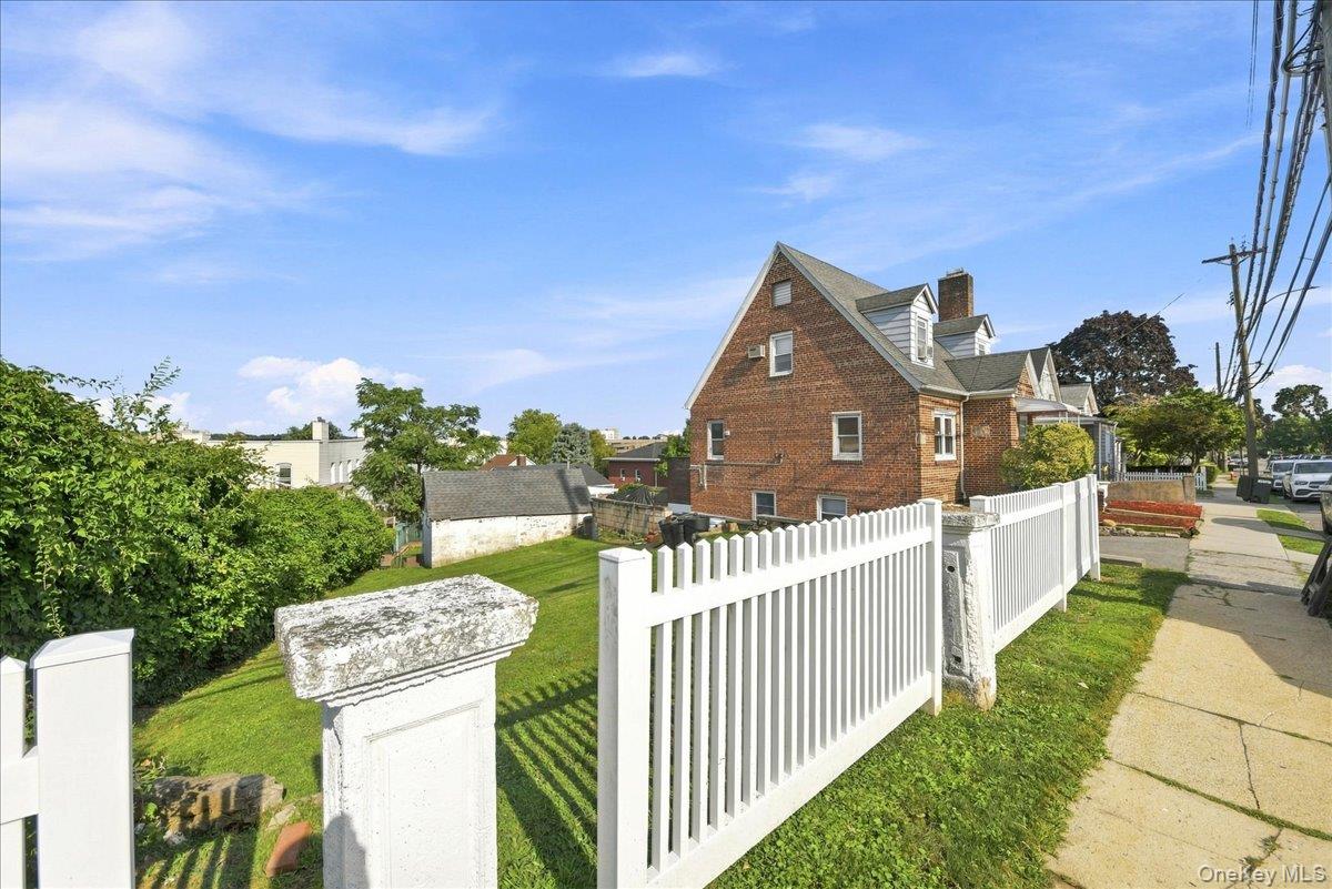 786 Mile Square Road – For Sale photo 26