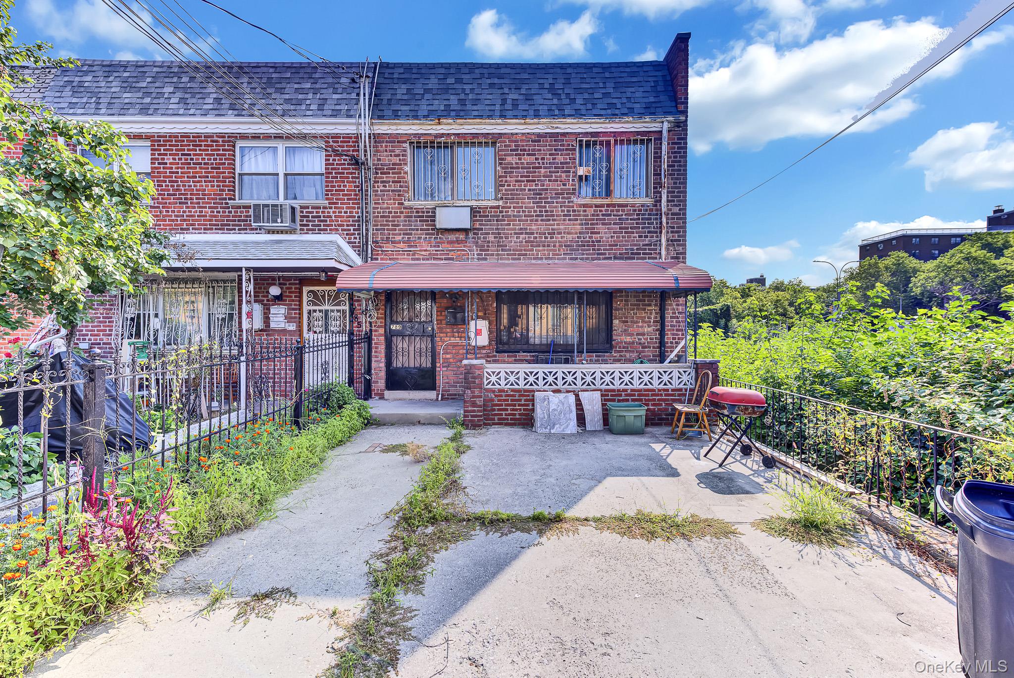 789 Autumn Avenue – For Sale
