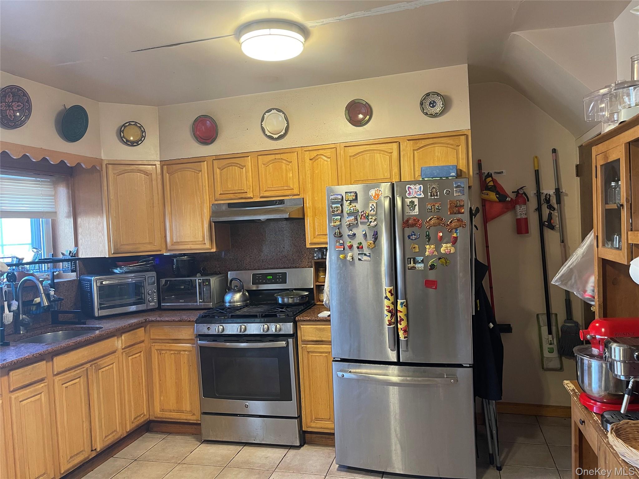 6166 78th Street – For Sale photo 2