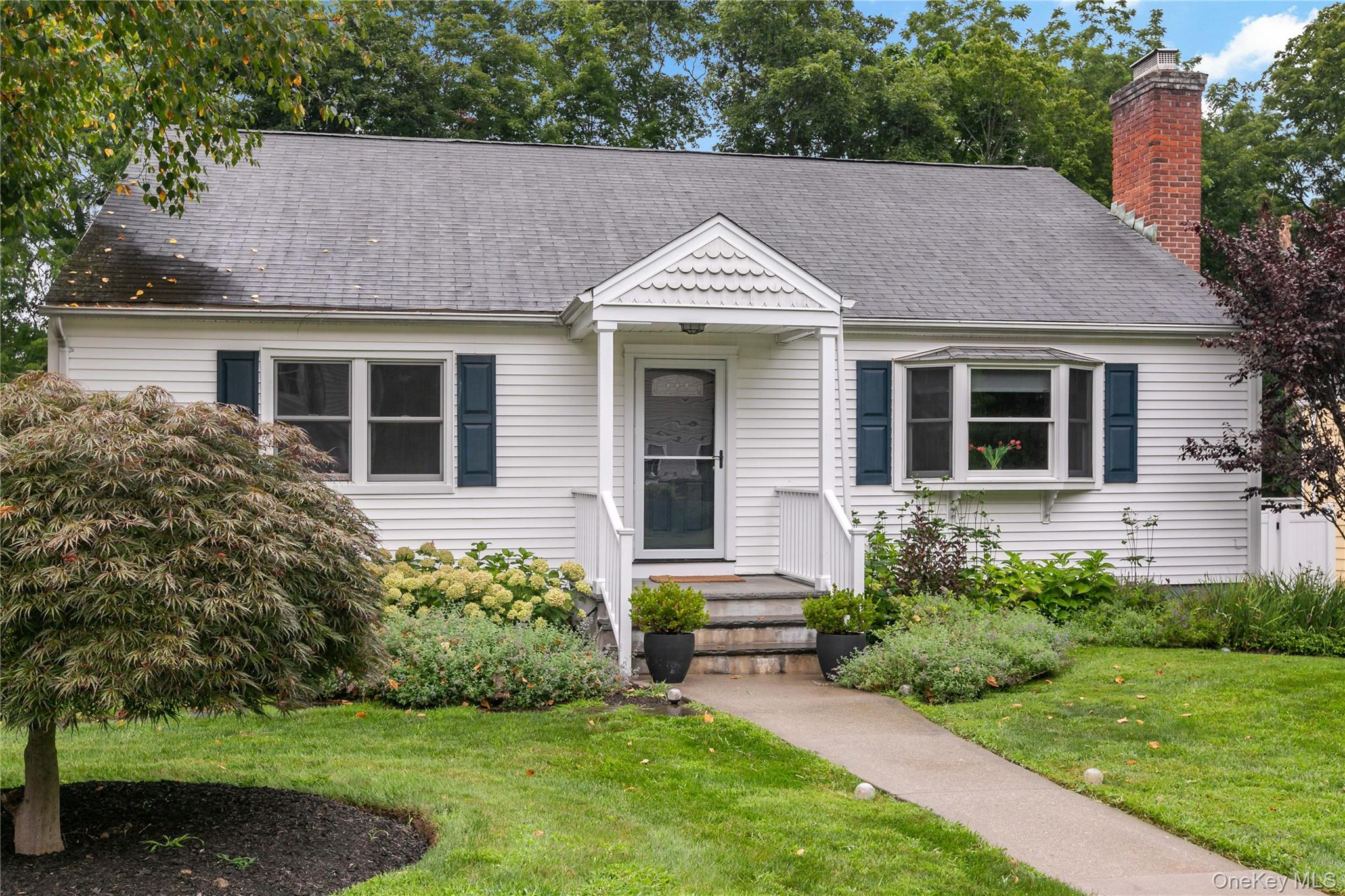 16 Brook Street – For Sale photo 2