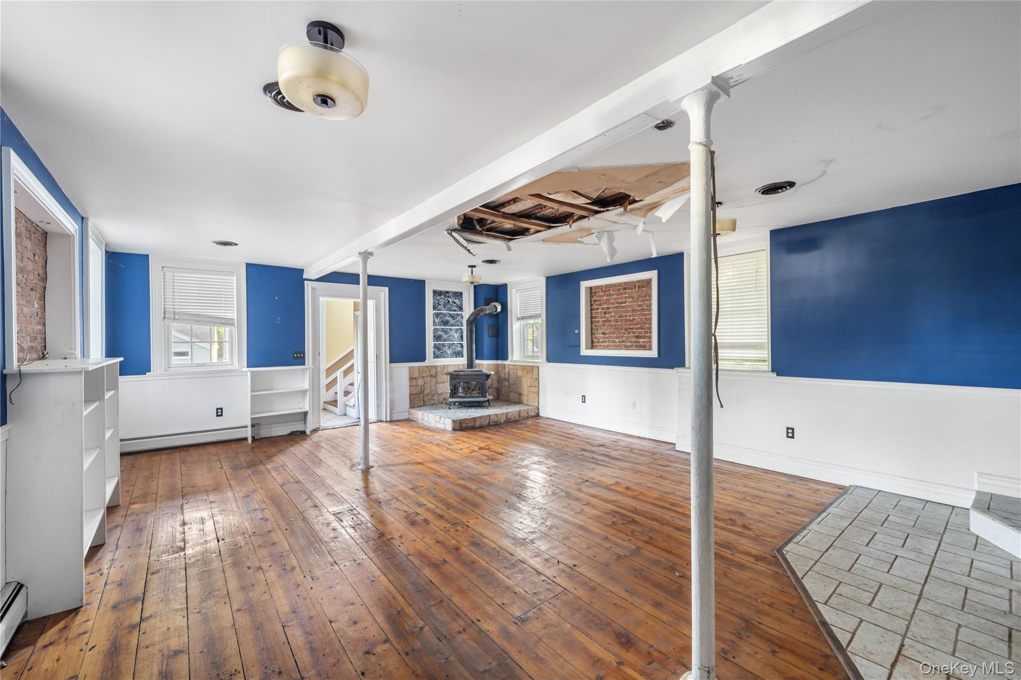 697 S Mountain Road – For Sale photo 3