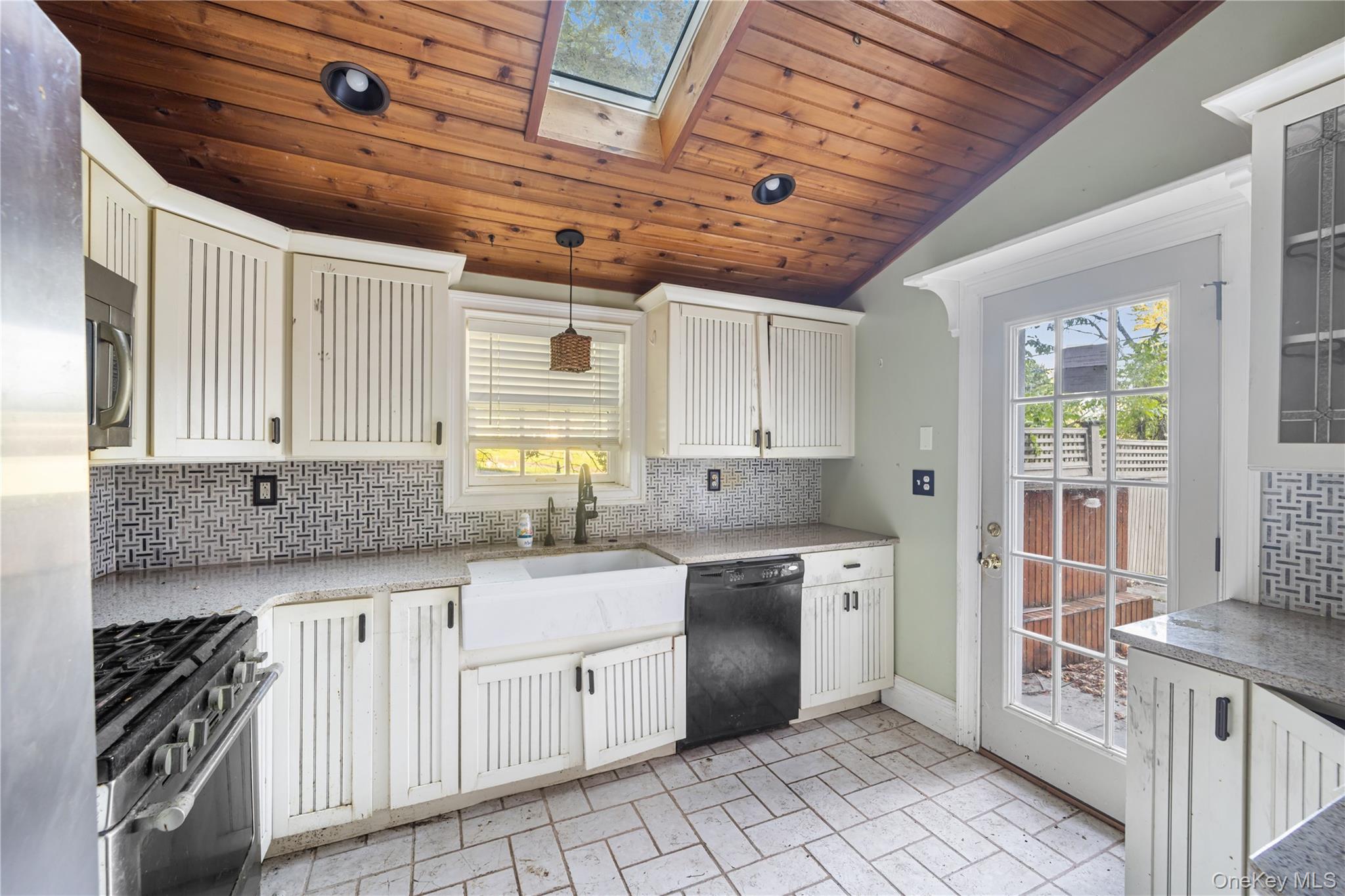 697 S Mountain Road – For Sale photo 5