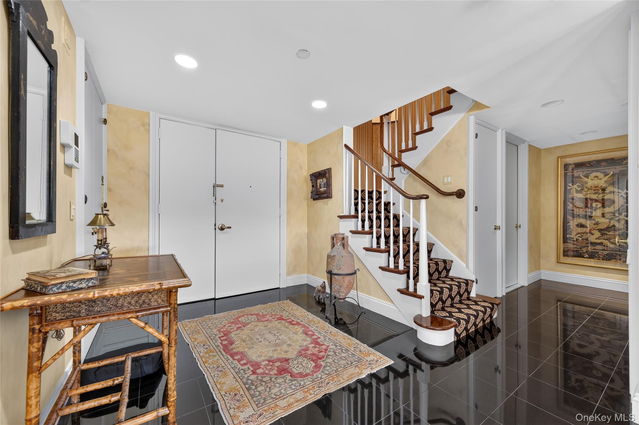 111 Cherry Valley Avenue, Unit PH4 photo 4