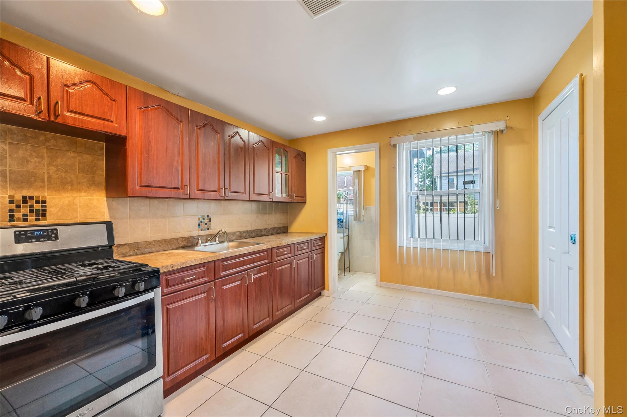 220-16 107th Avenue – For Sale photo 10