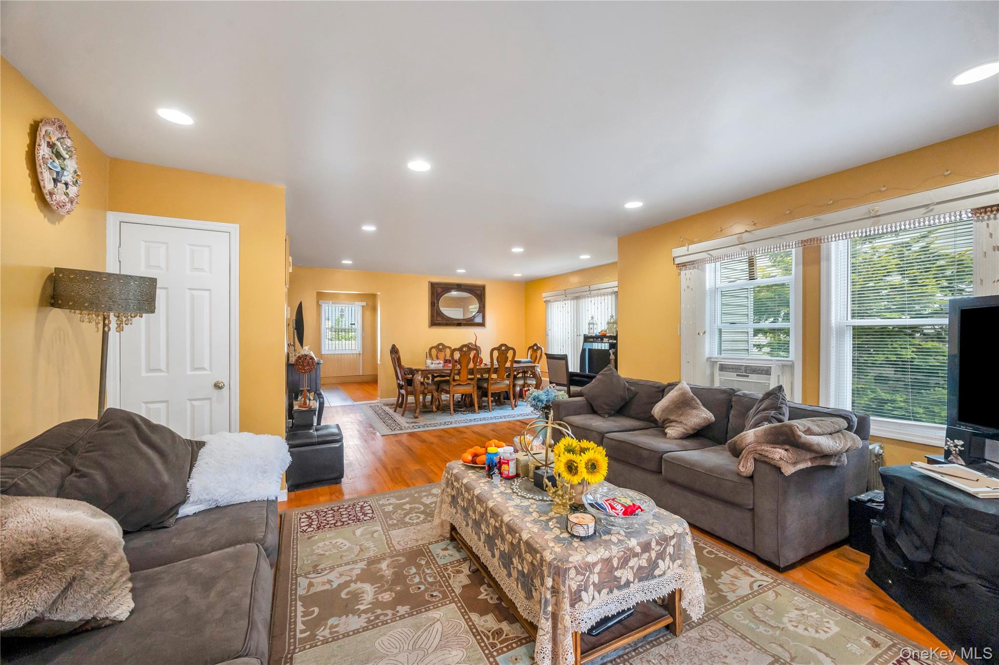 220-16 107th Avenue – For Sale photo 4