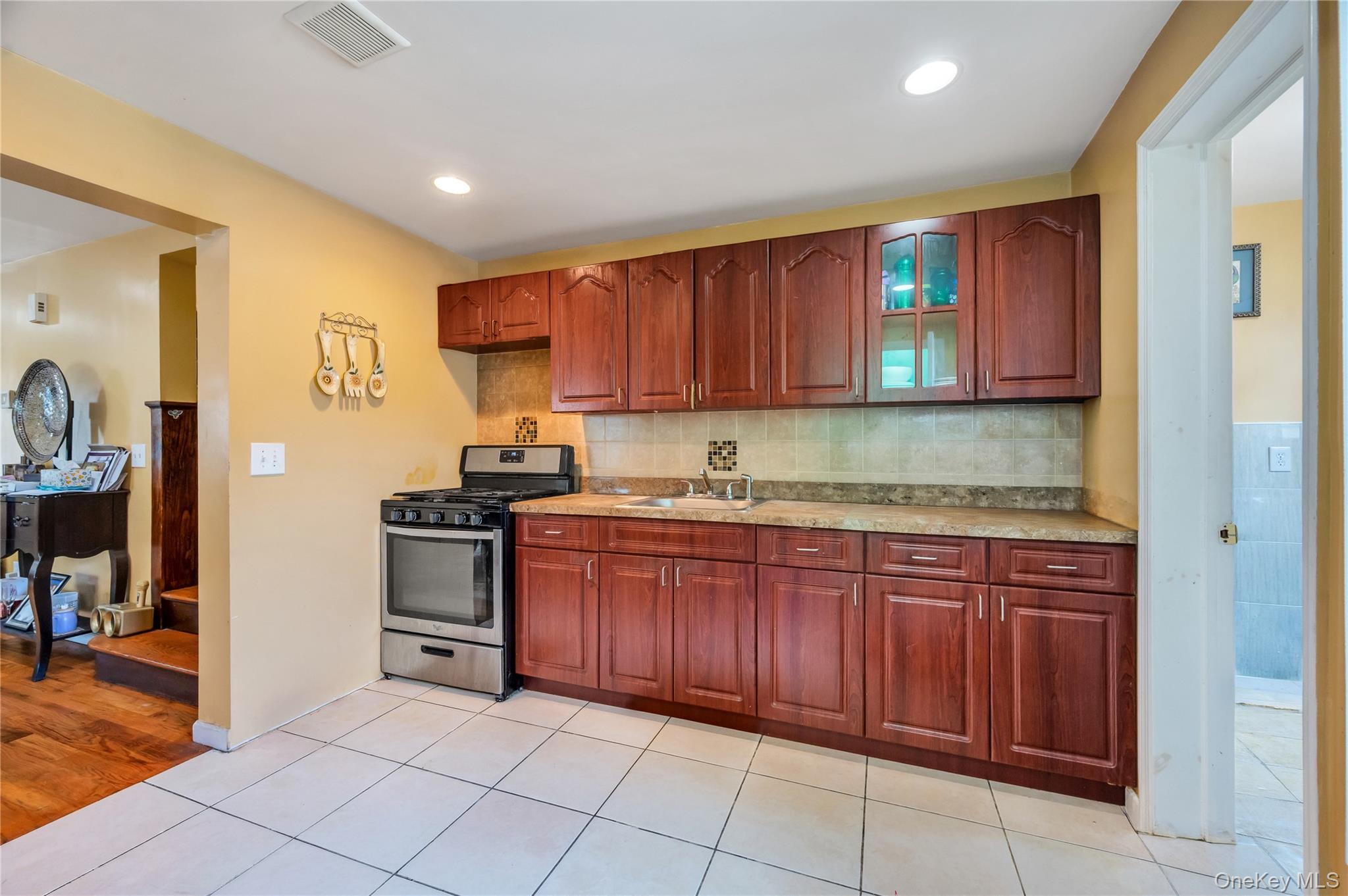 220-16 107th Avenue – For Sale photo 12