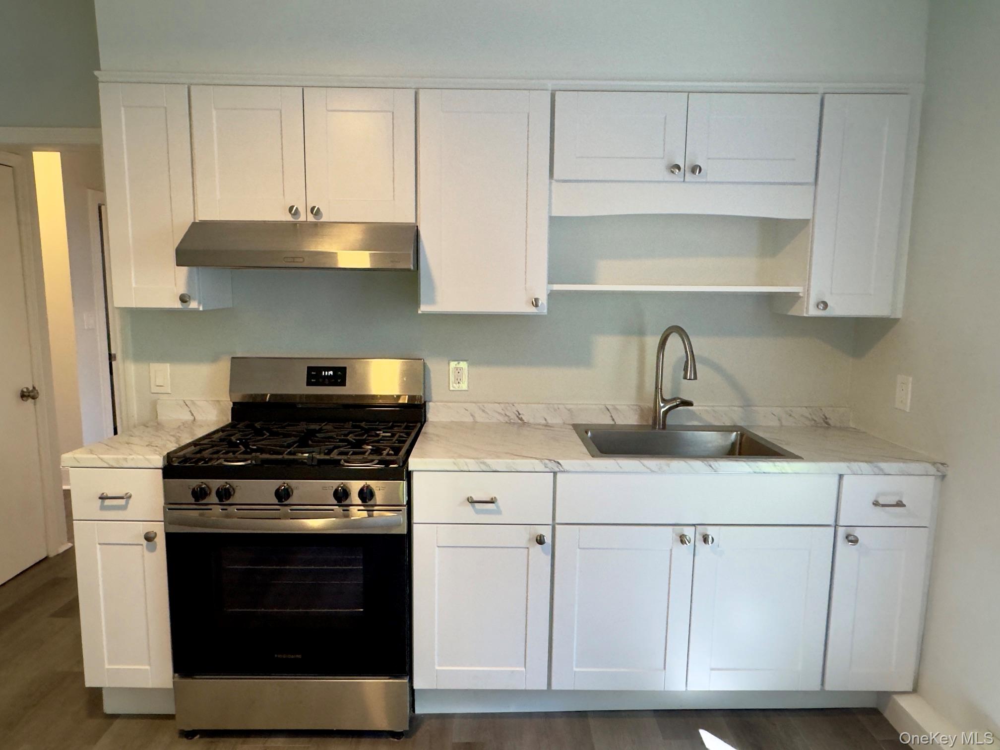 130 Mahopac Avenue, Unit 4 photo 2
