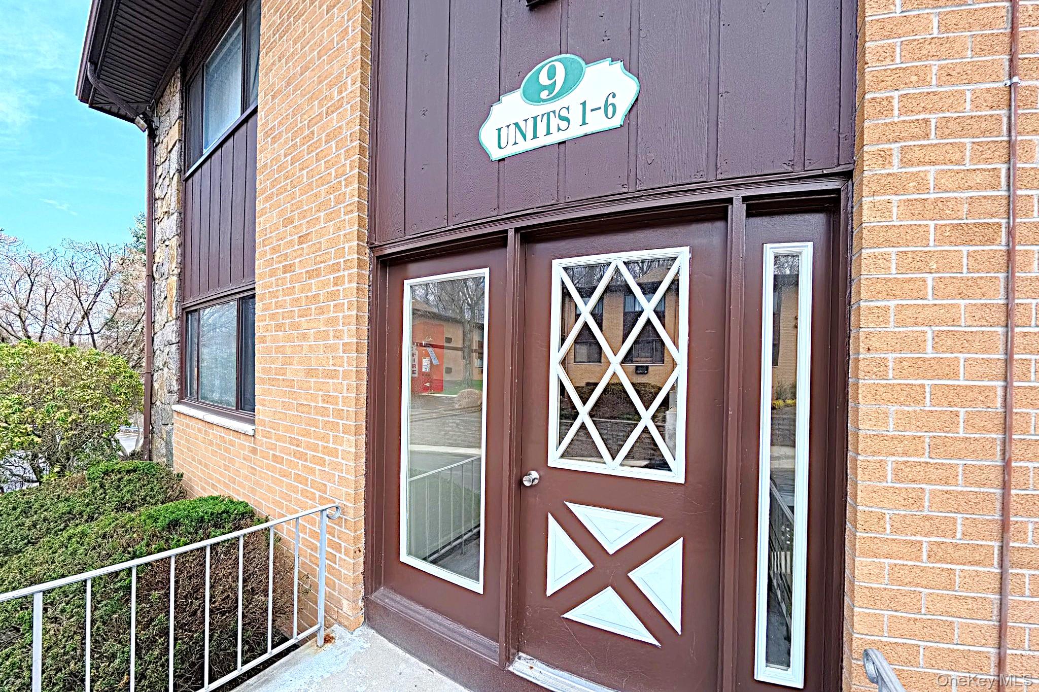 9 E Lawrence Park Drive, Unit 1