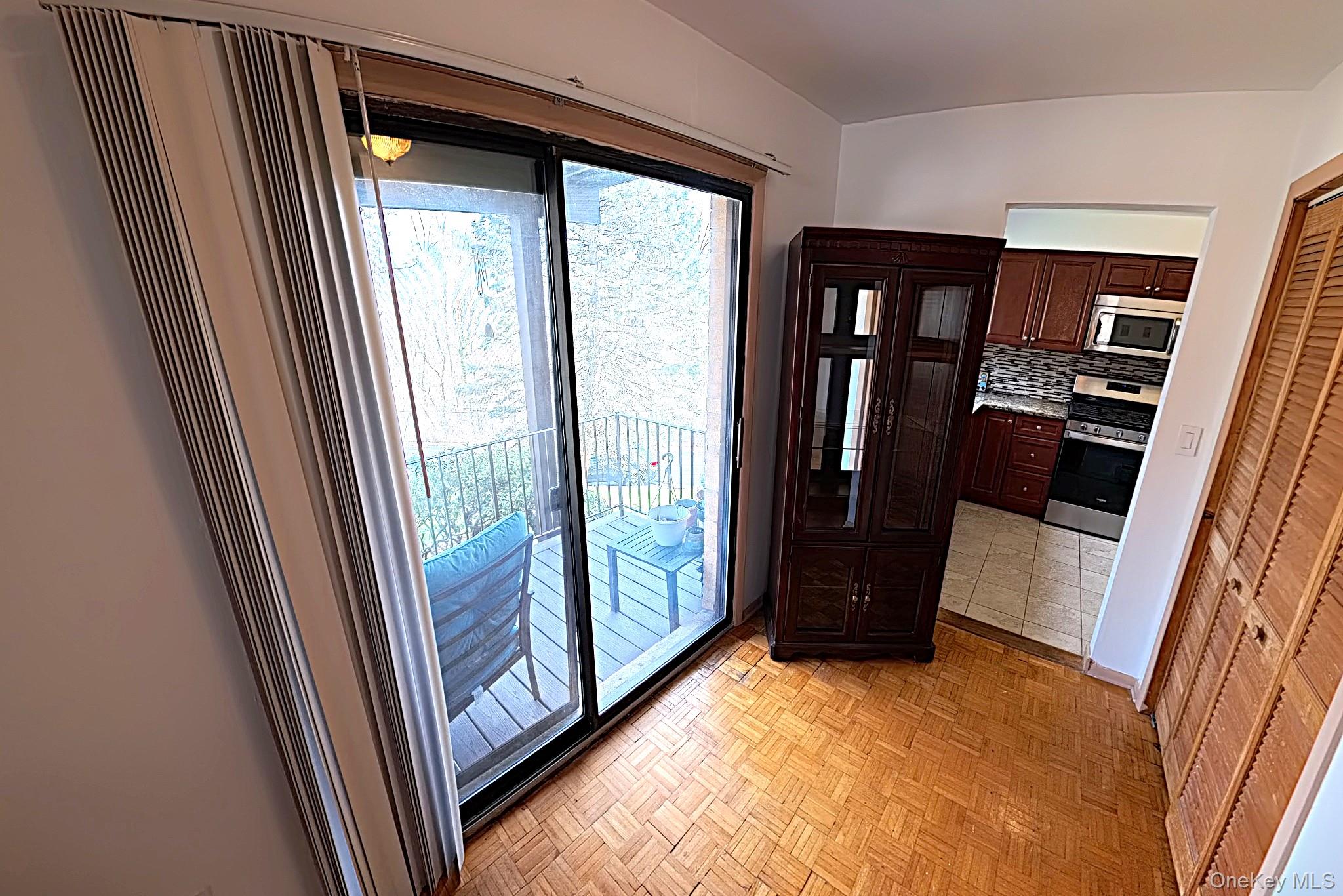 9 E Lawrence Park Drive, Unit 1 photo 7