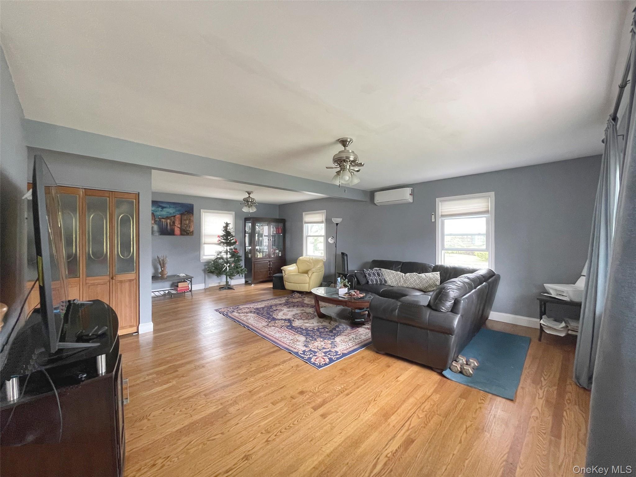 574 Rudwick Place – For Sale photo 4