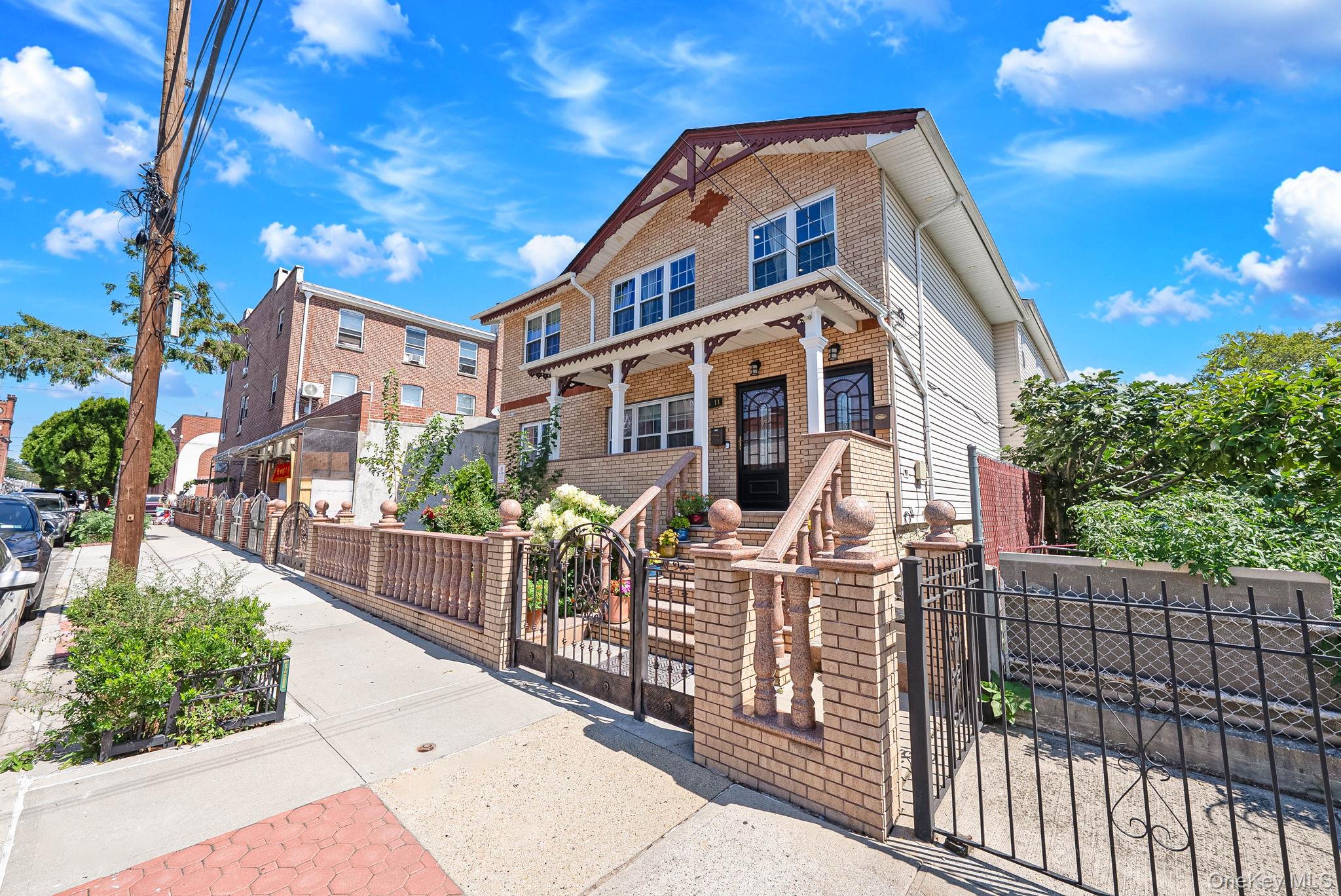 9511 92nd Street – For Sale