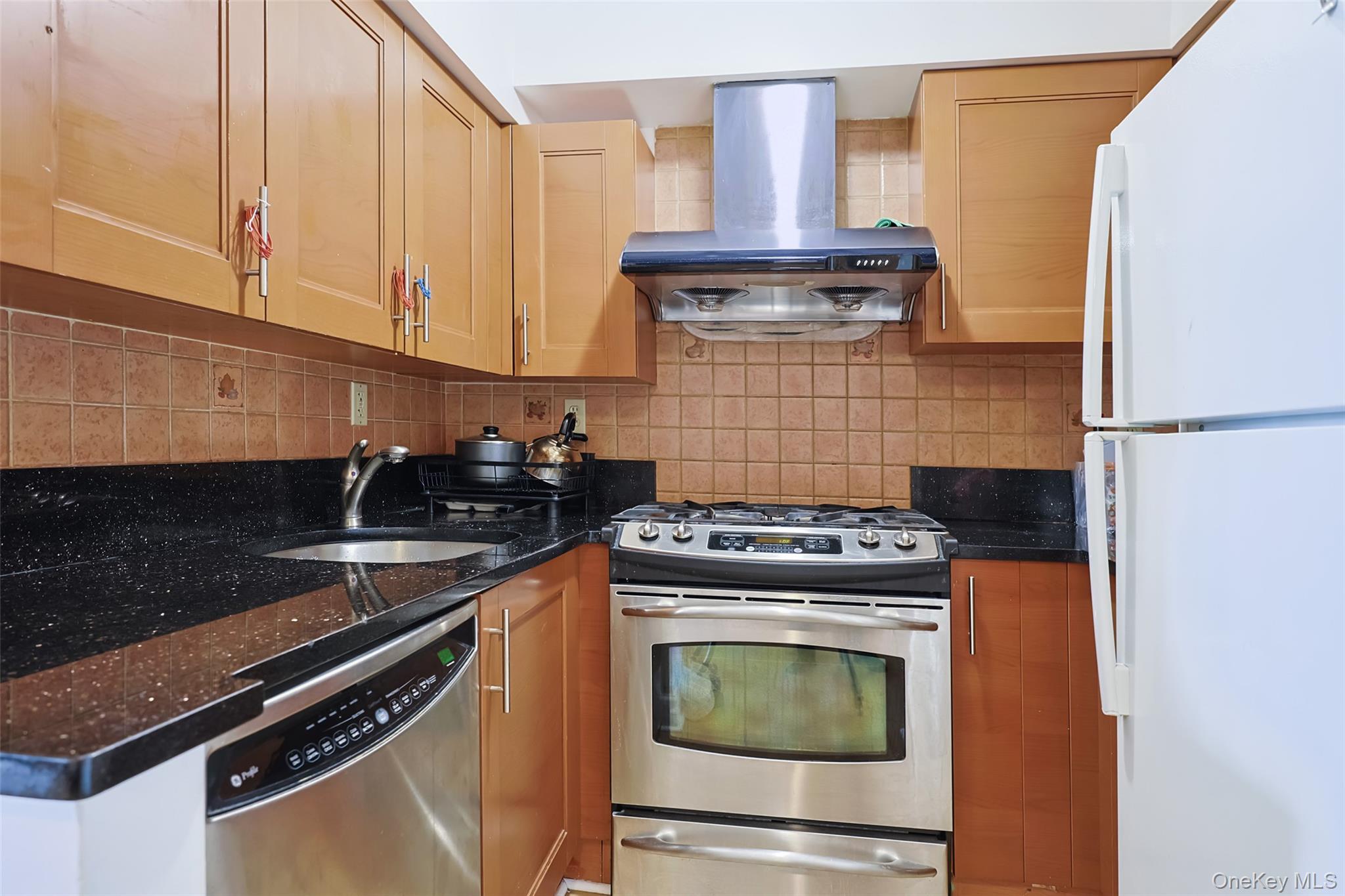 14022 Beech Avenue – For Sale photo 4