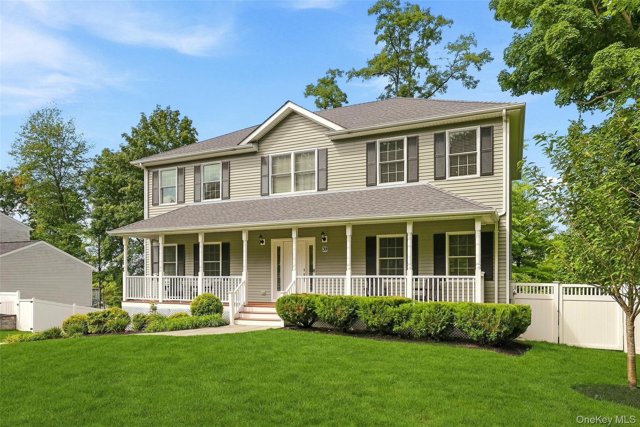 39 E Hill Road – For Sale photo 2