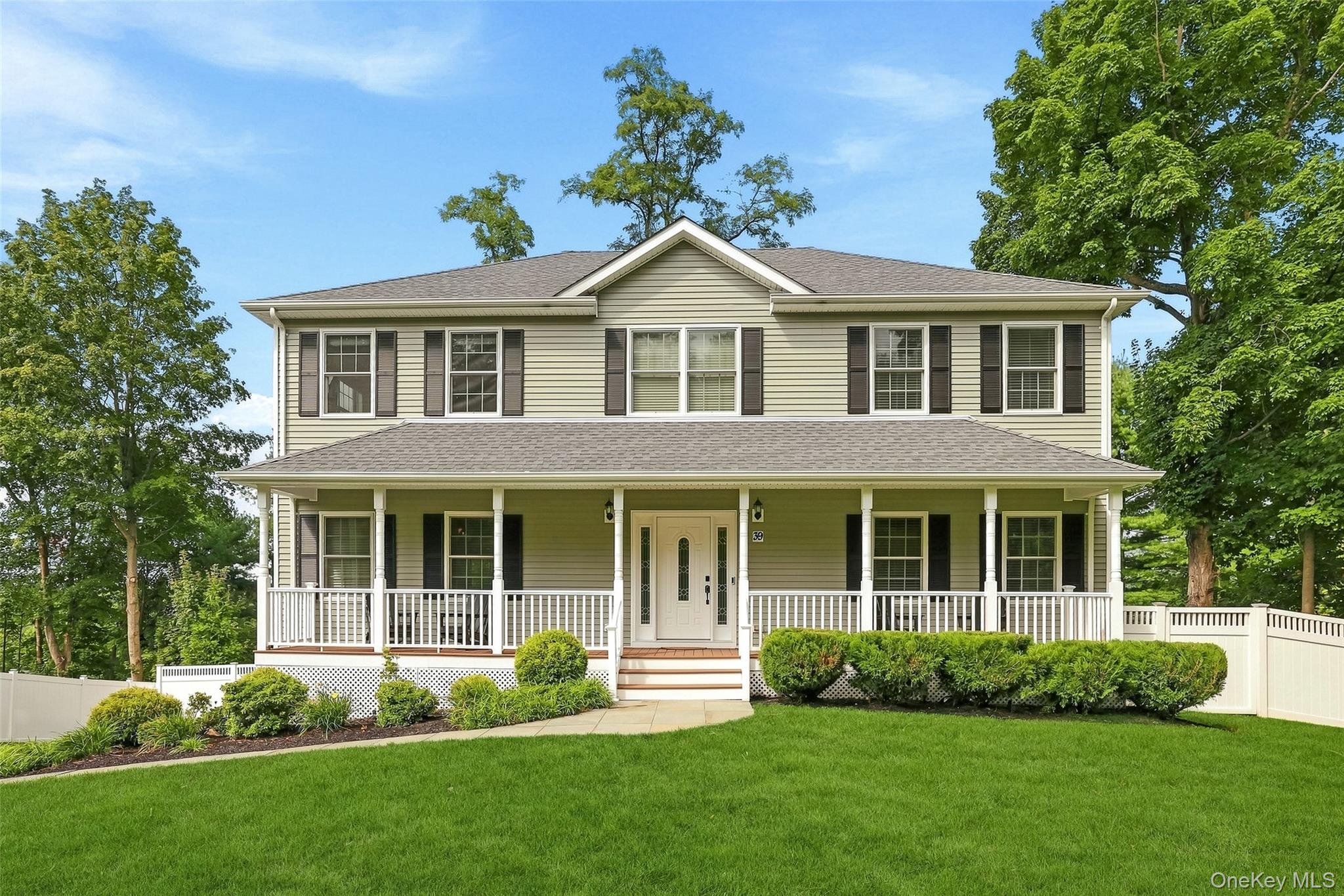 39 E Hill Road – For Sale