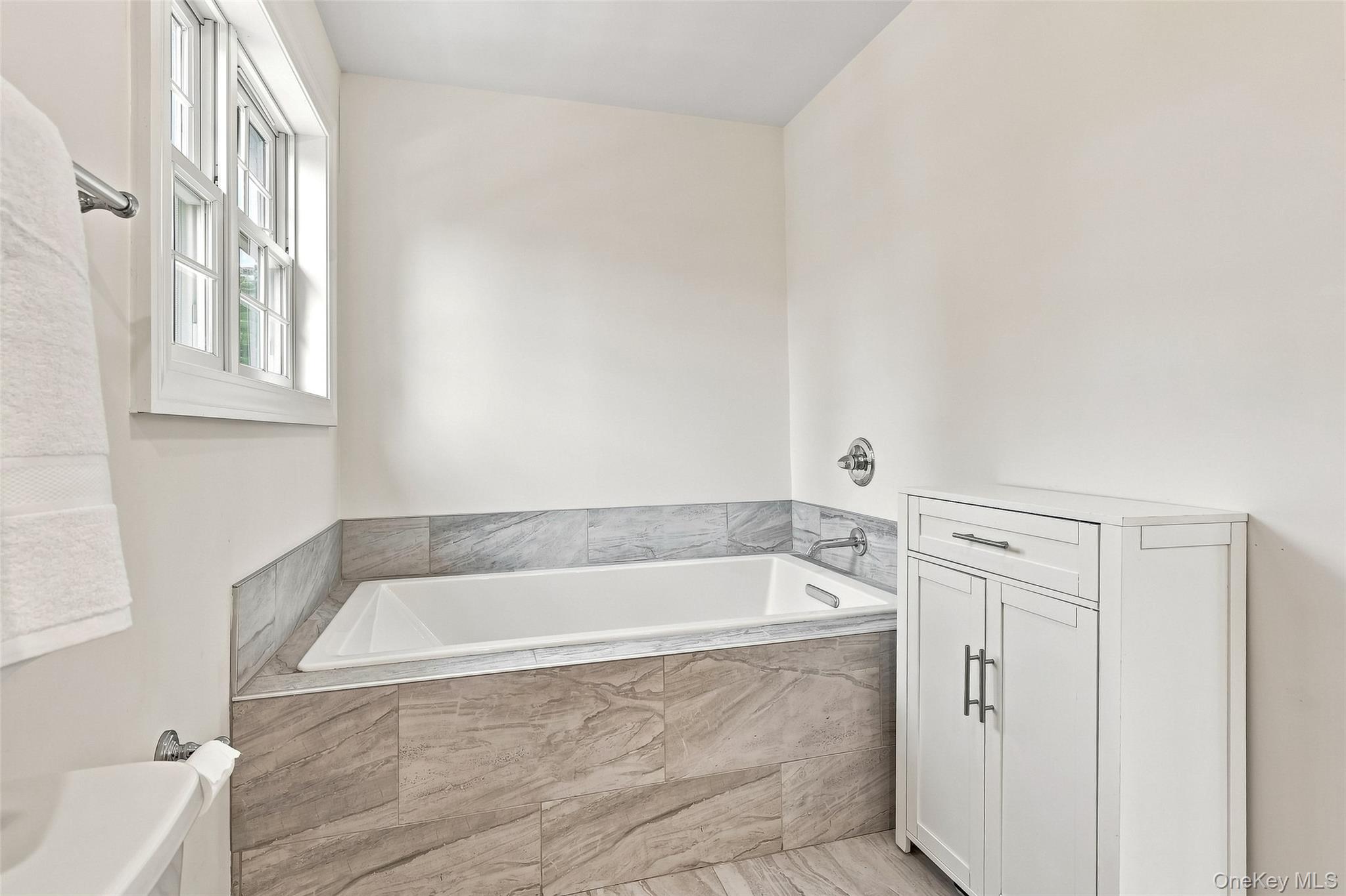 39 E Hill Road – For Sale photo 25