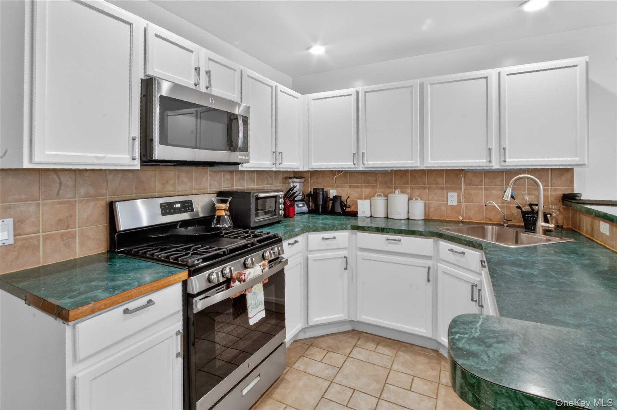 115 Delafield Lane – For Sale photo 17