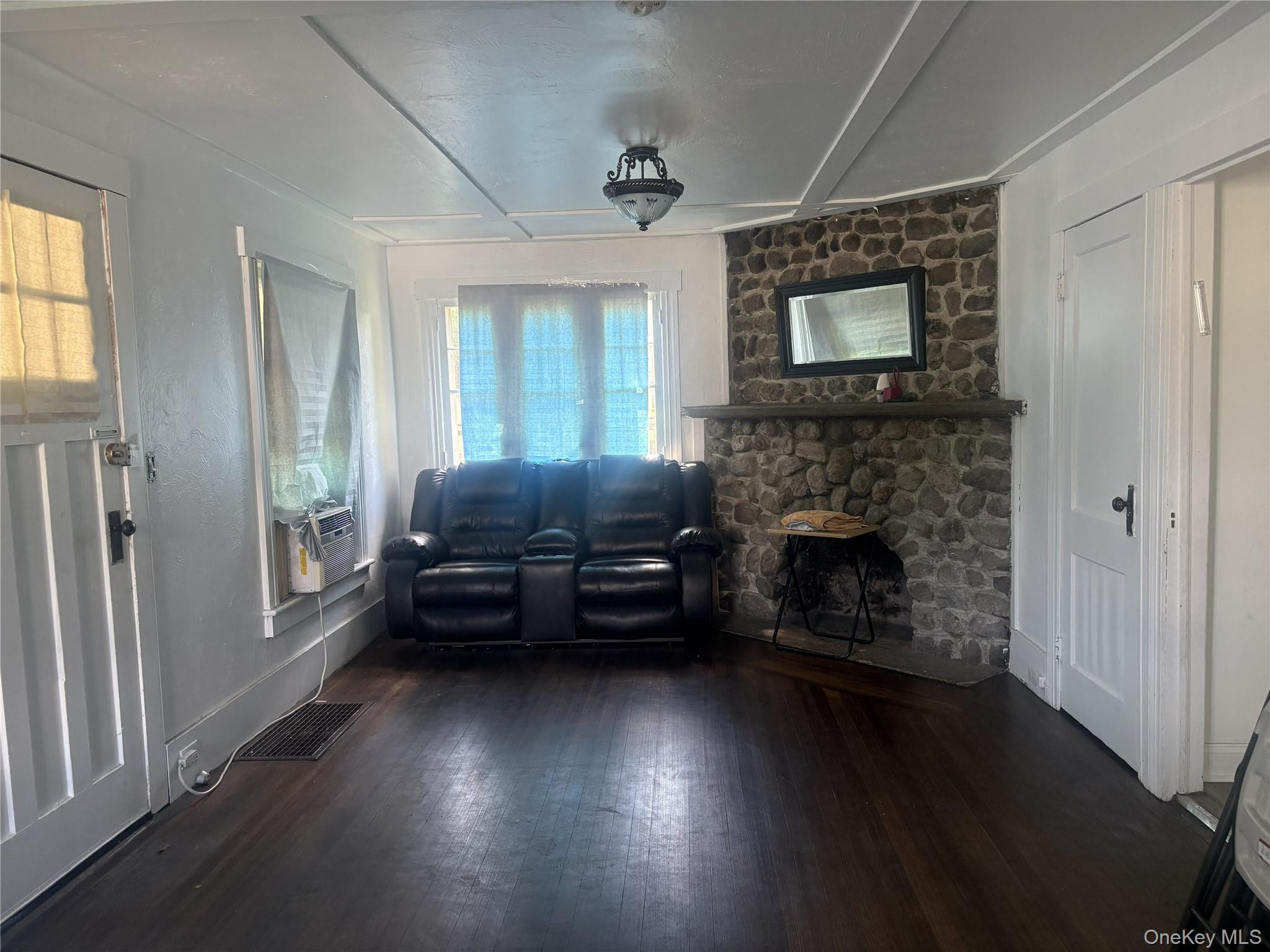 7 North Road – For Sale photo 8