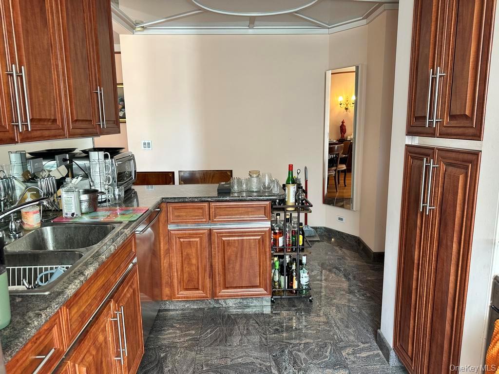8 Barstow Road, Unit 6K photo 11