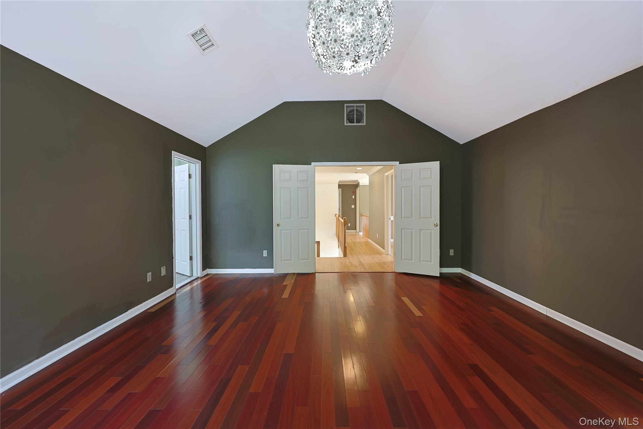 1010 Pine View – For Sale photo 28