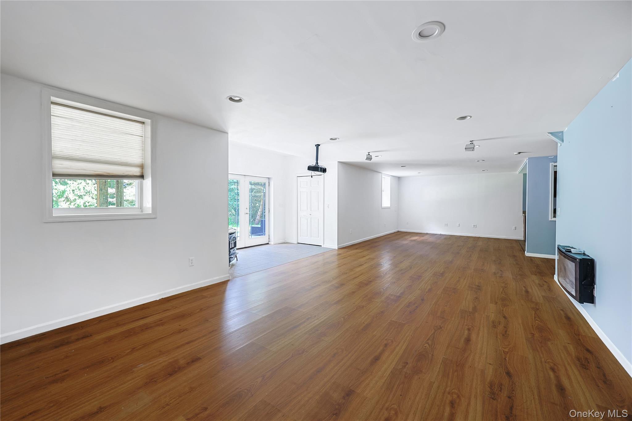 1010 Pine View – For Sale photo 44
