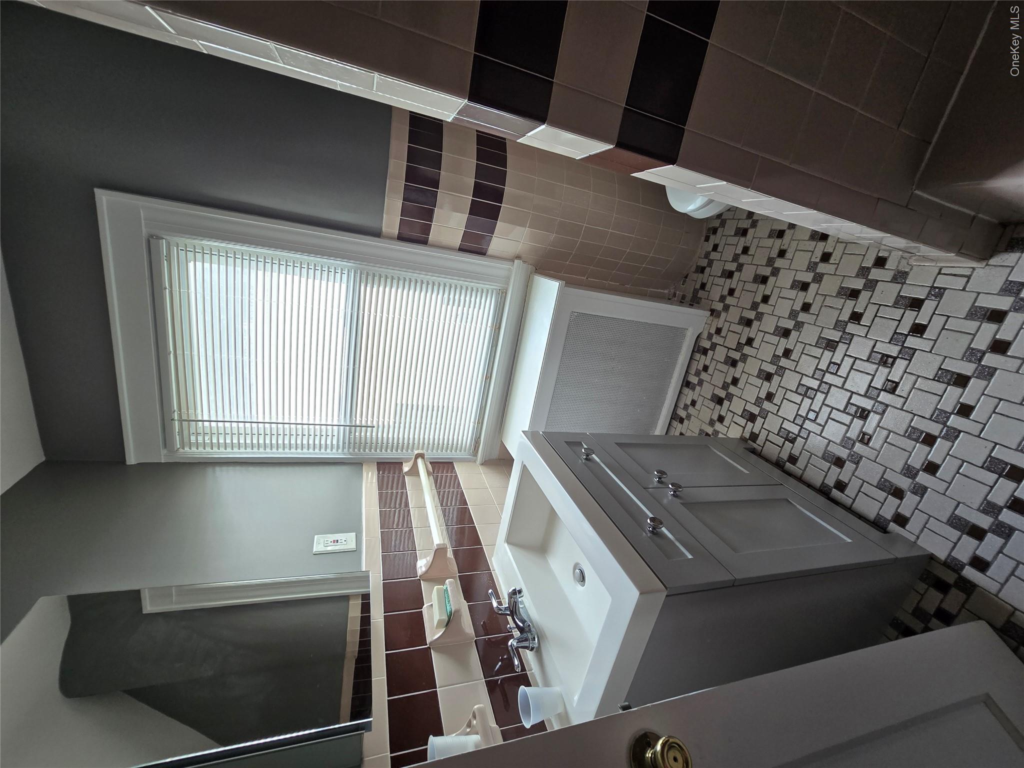 190 Bryant Avenue, Unit 2 photo 6