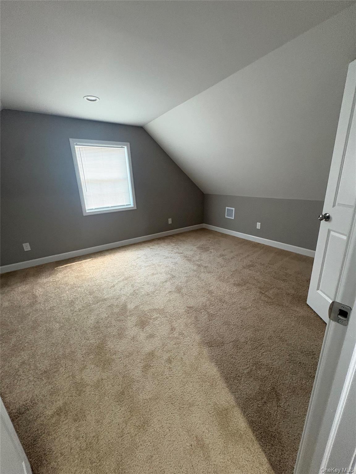 7 E Lakeland Street – For Sale photo 11