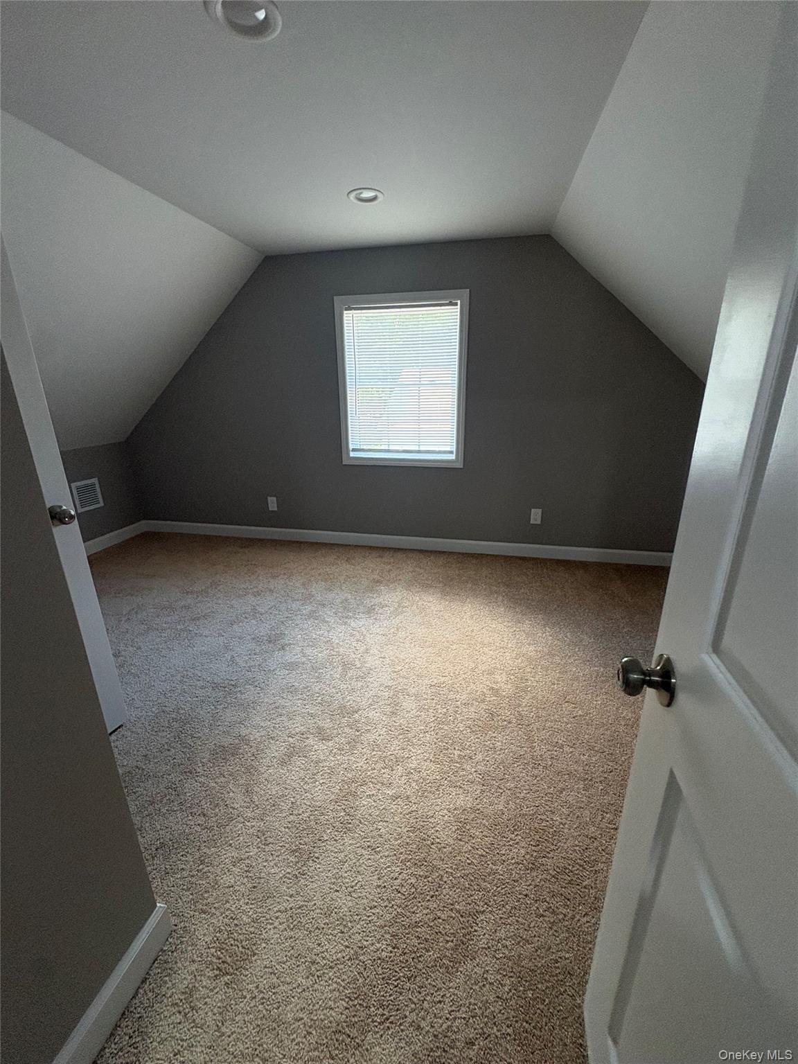 7 E Lakeland Street – For Sale photo 5