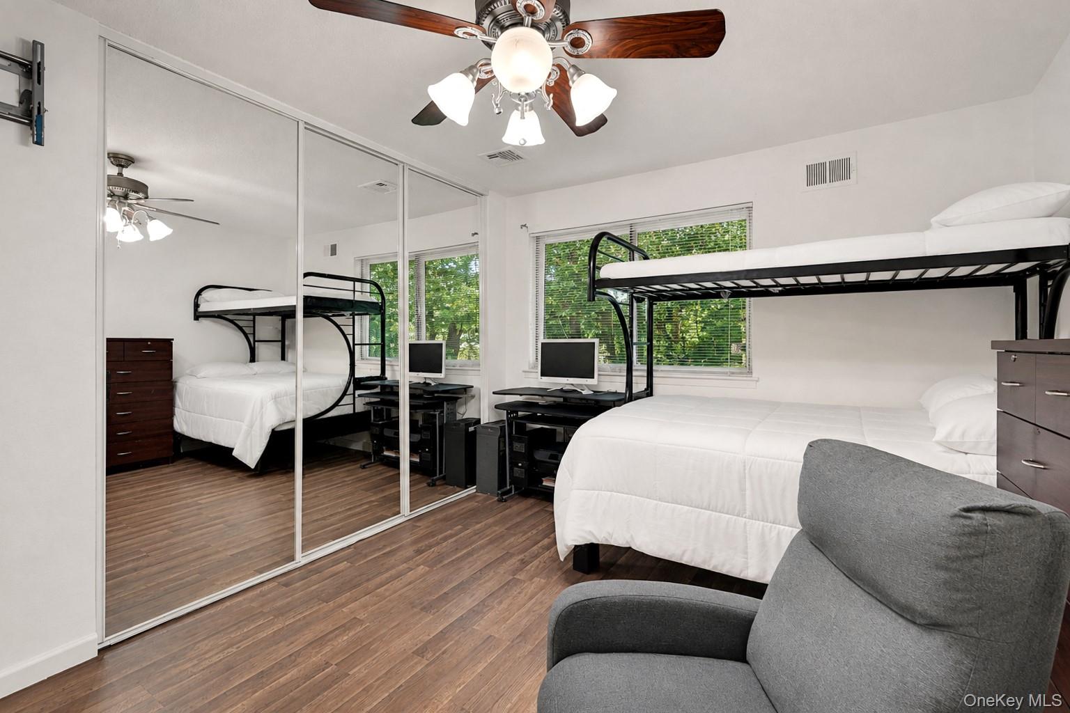 236 Springmeadow Drive, Unit I photo 9
