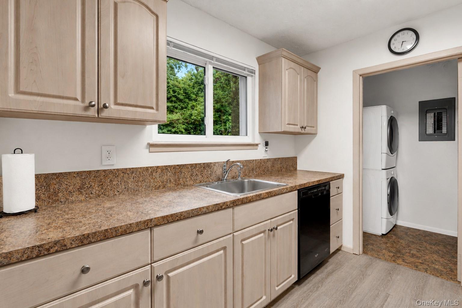 236 Springmeadow Drive, Unit I photo 3