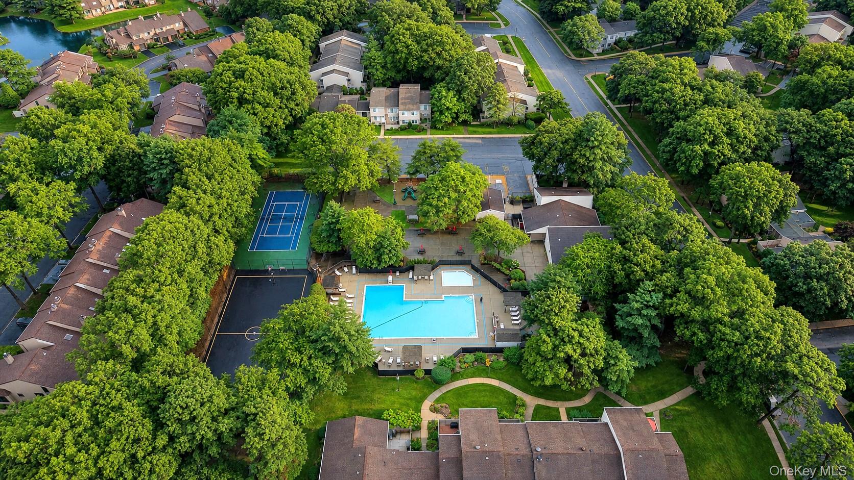 236 Springmeadow Drive, Unit I photo 16