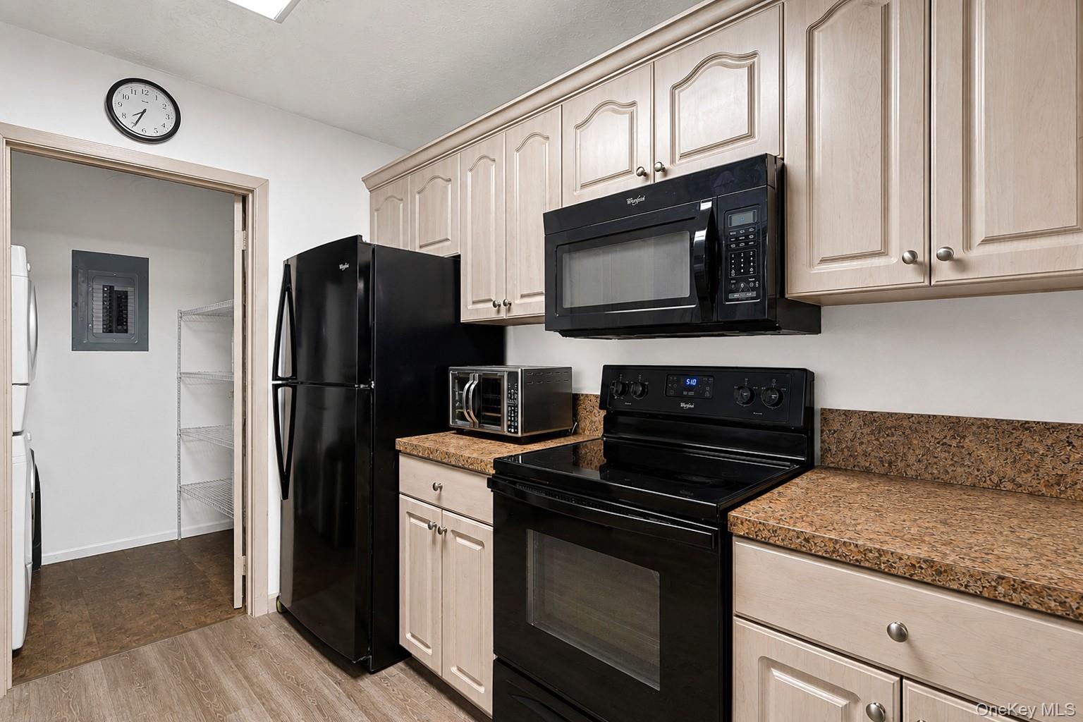 236 Springmeadow Drive, Unit I photo 2