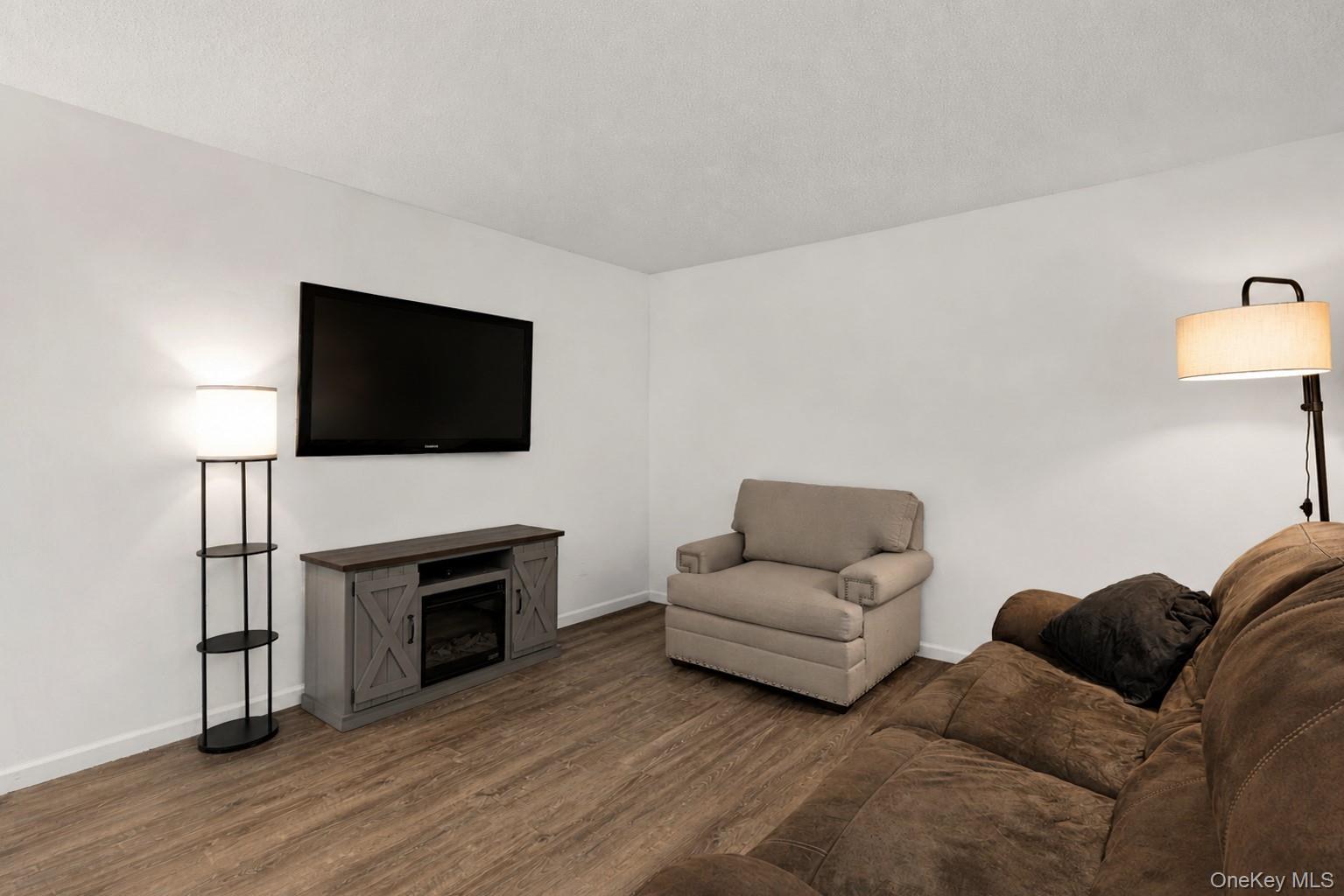 236 Springmeadow Drive, Unit I photo 7
