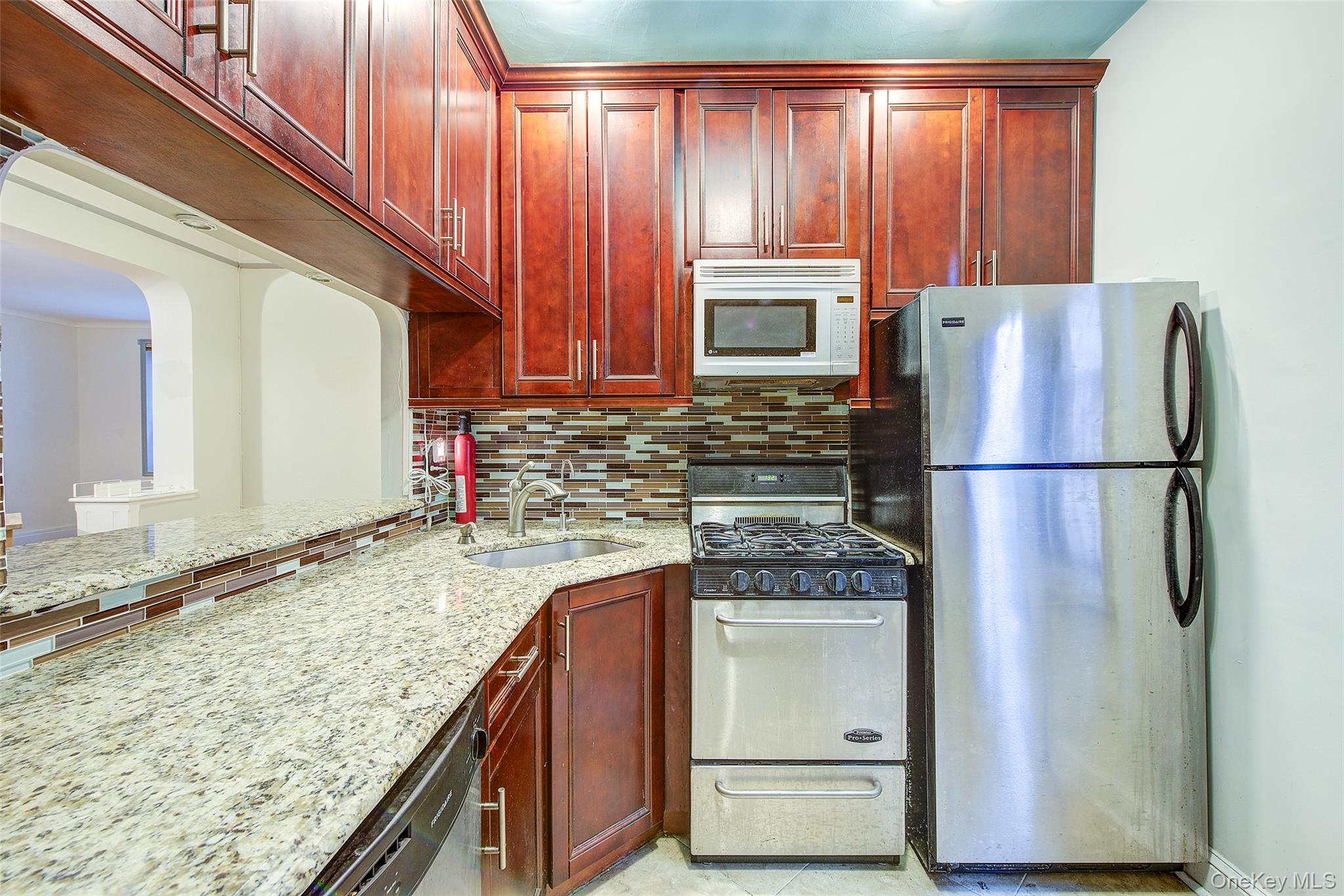 69-10 Yellowstone Boulevard, Unit 207 photo 23