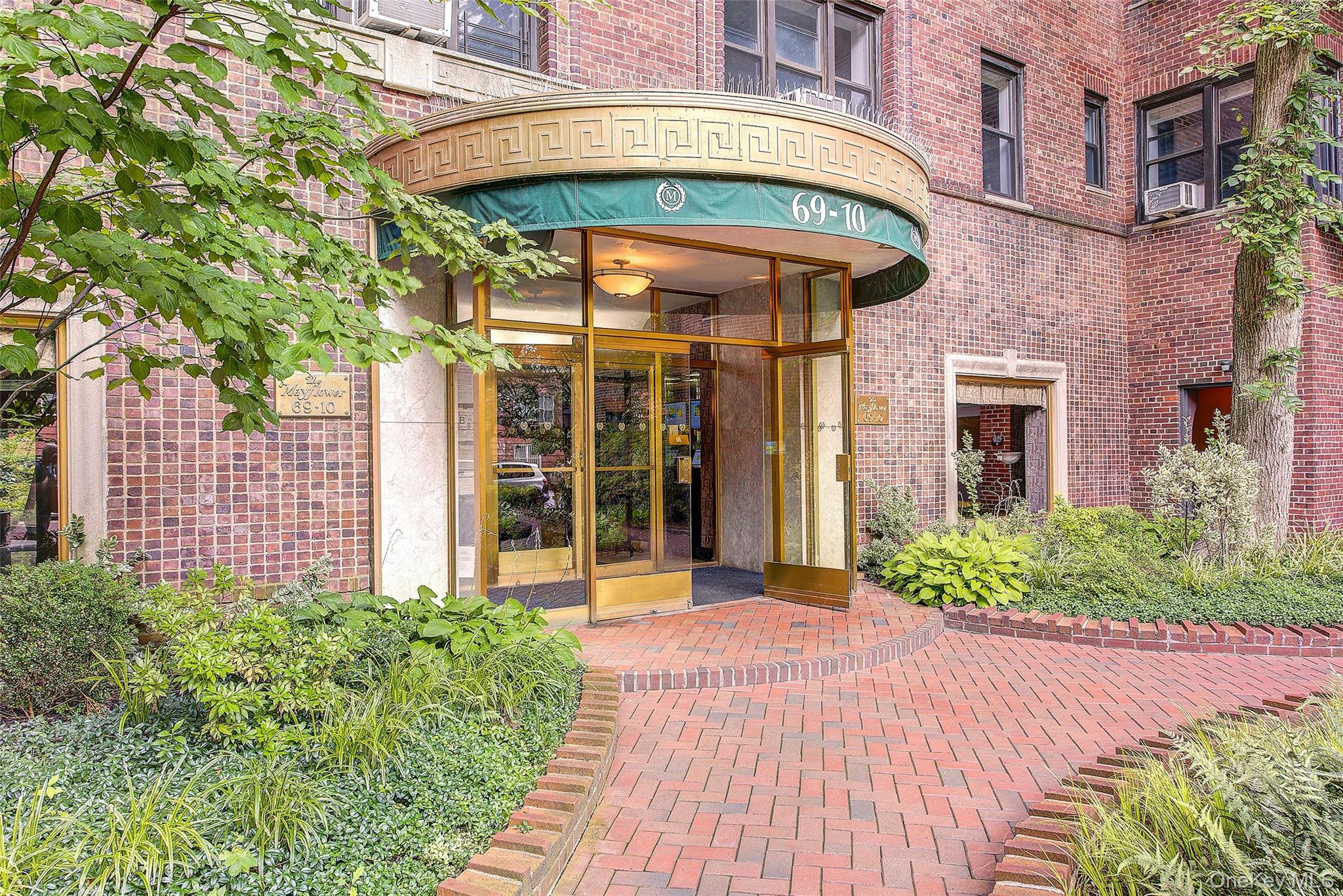 69-10 Yellowstone Boulevard, Unit 207