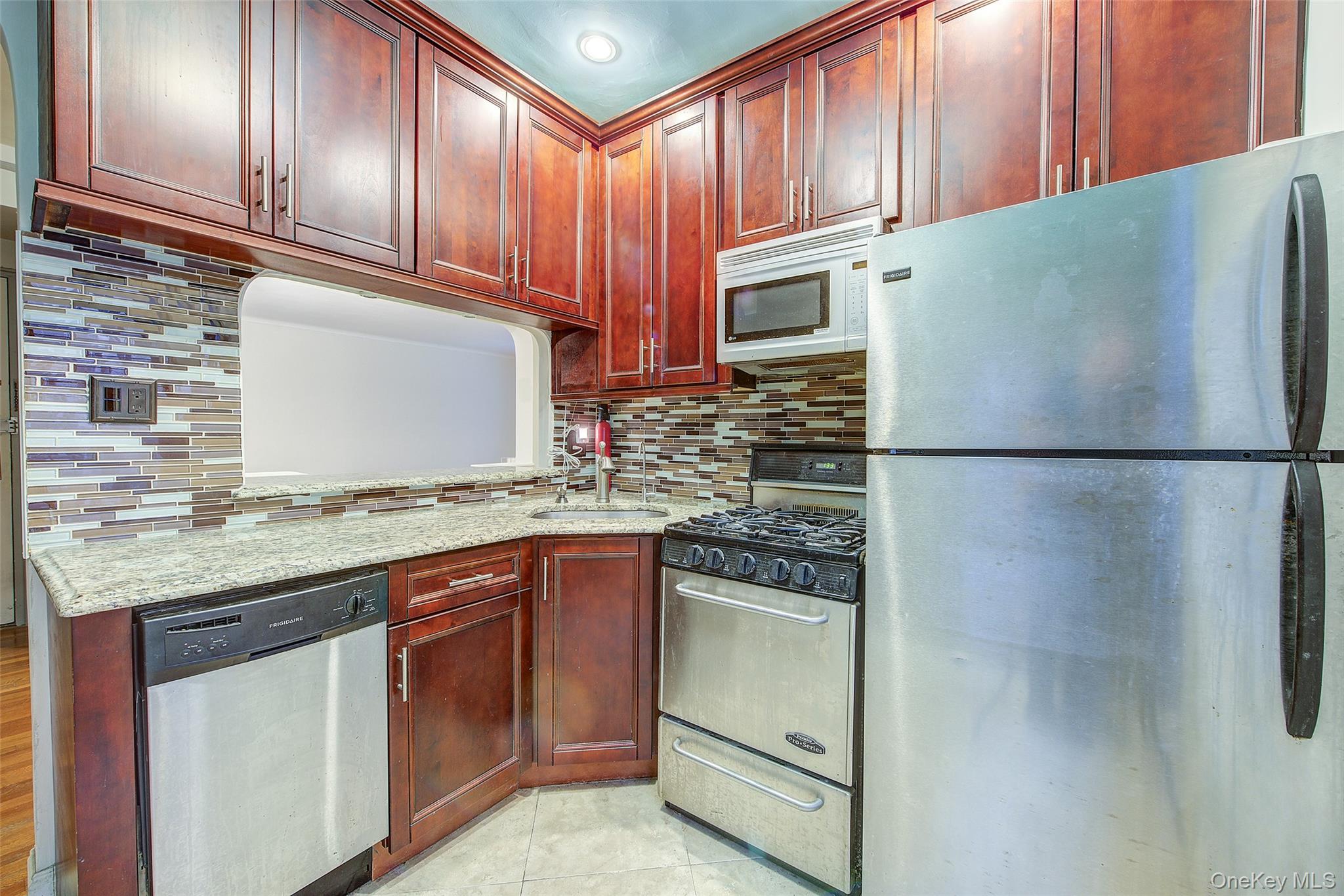69-10 Yellowstone Boulevard, Unit 207 photo 24