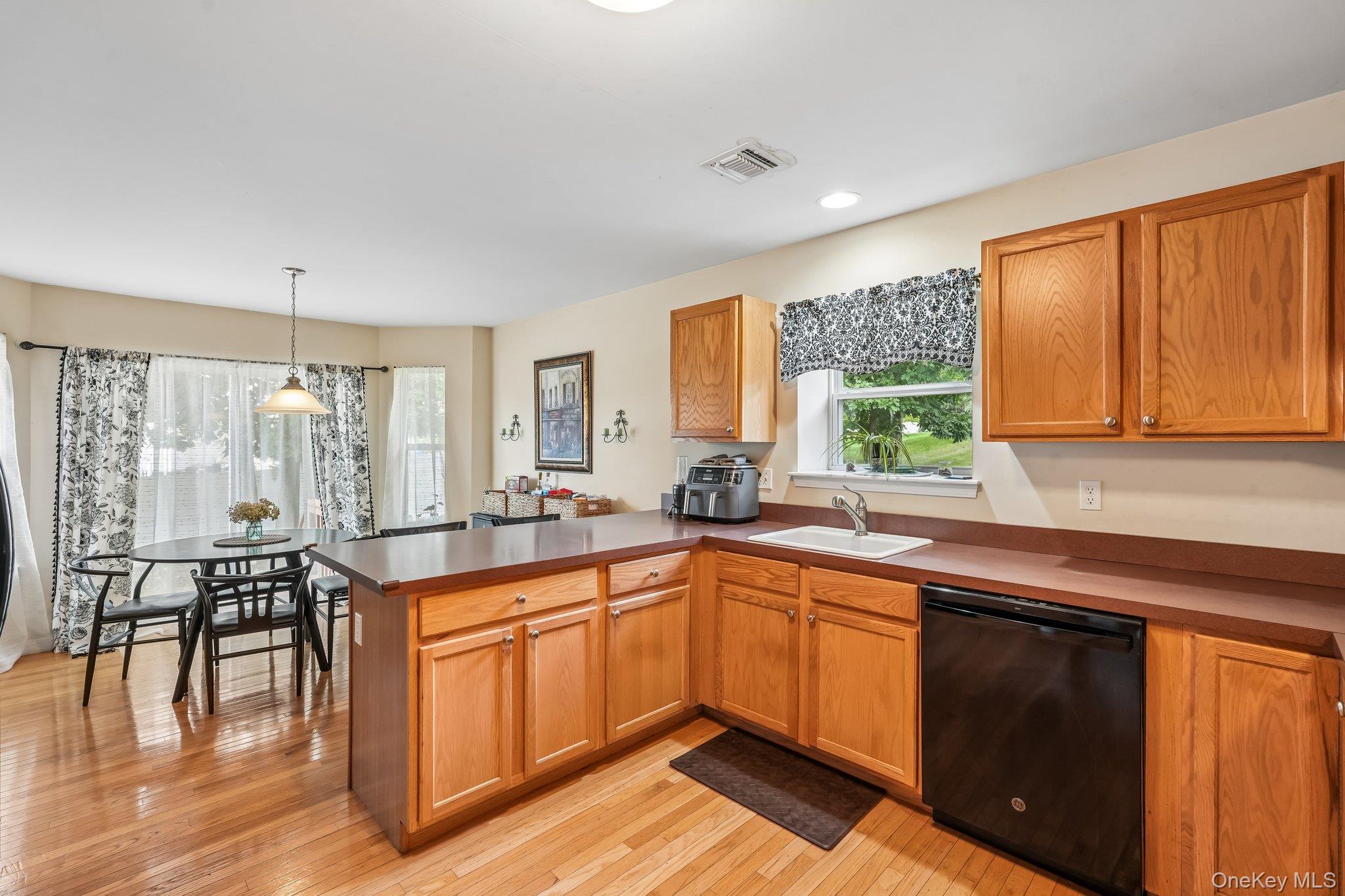 32 Maiden Lane – For Sale photo 19