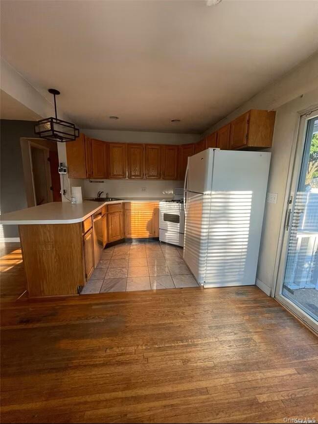 11 Ida Avenue – For Rent photo 2
