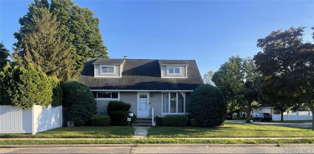 11 Ida Avenue – For Rent