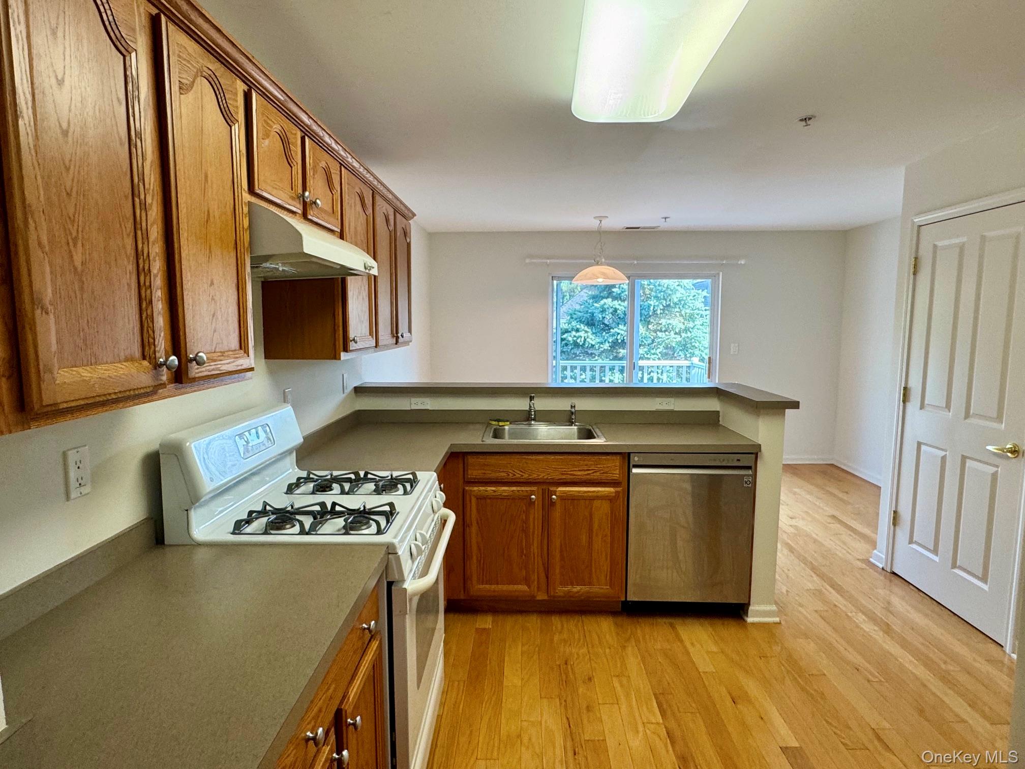 19 Putters Way, Unit 10 photo 16