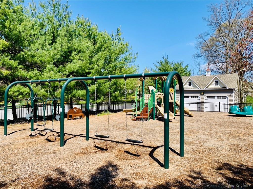 19 Putters Way, Unit 10 photo 34