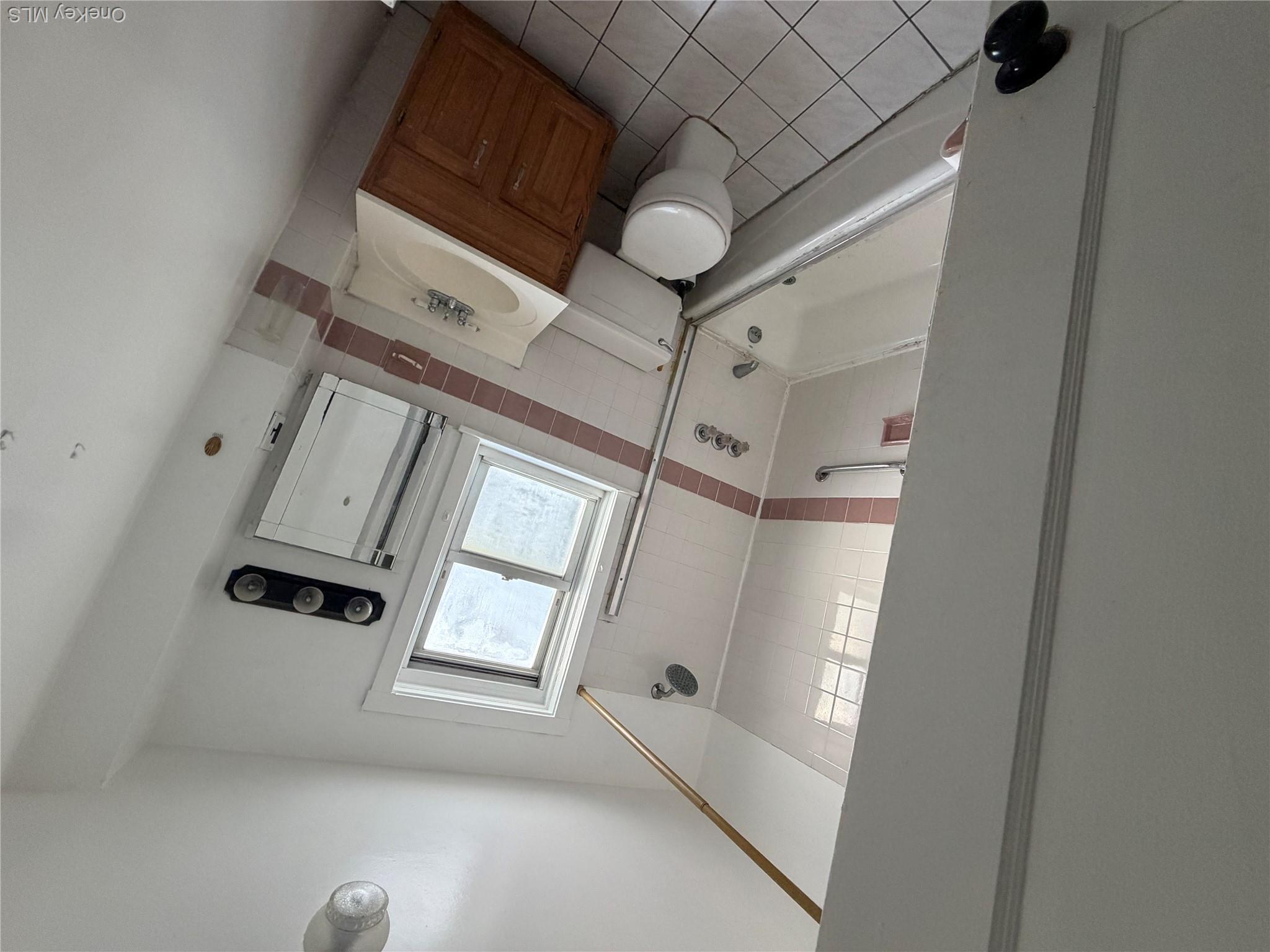 228 Roberts Avenue – For Rent photo 11