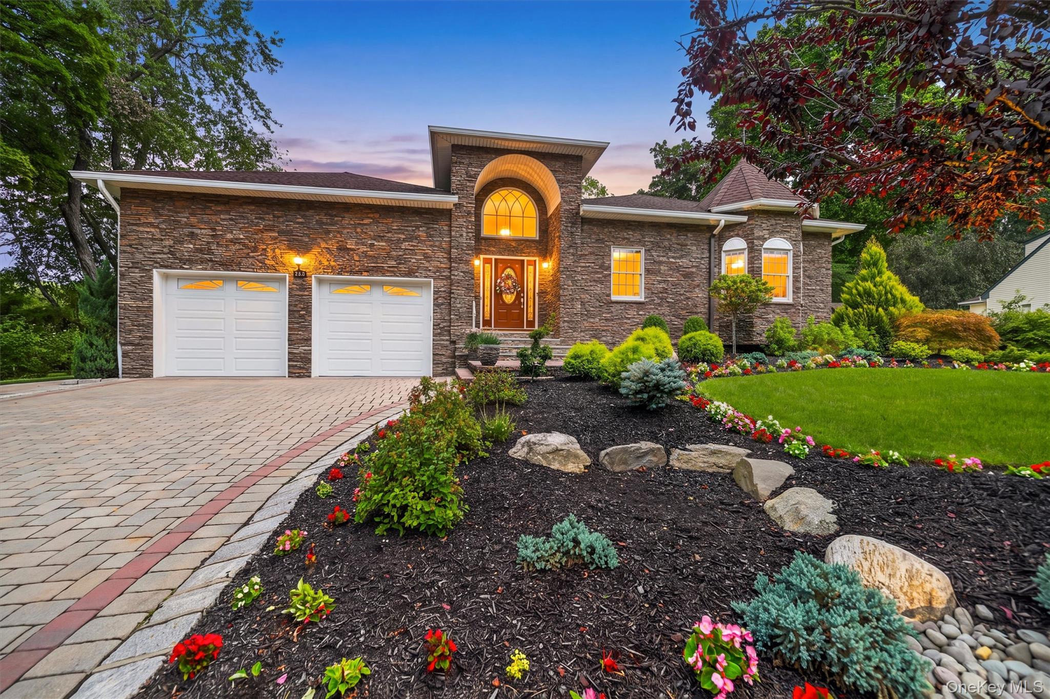 13 Spruce Lane – For Sale