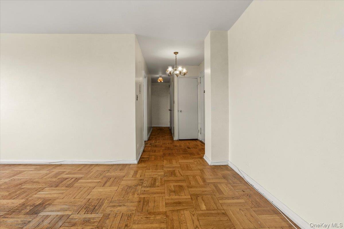 80 Knolls Crescent, Unit 6B photo 4