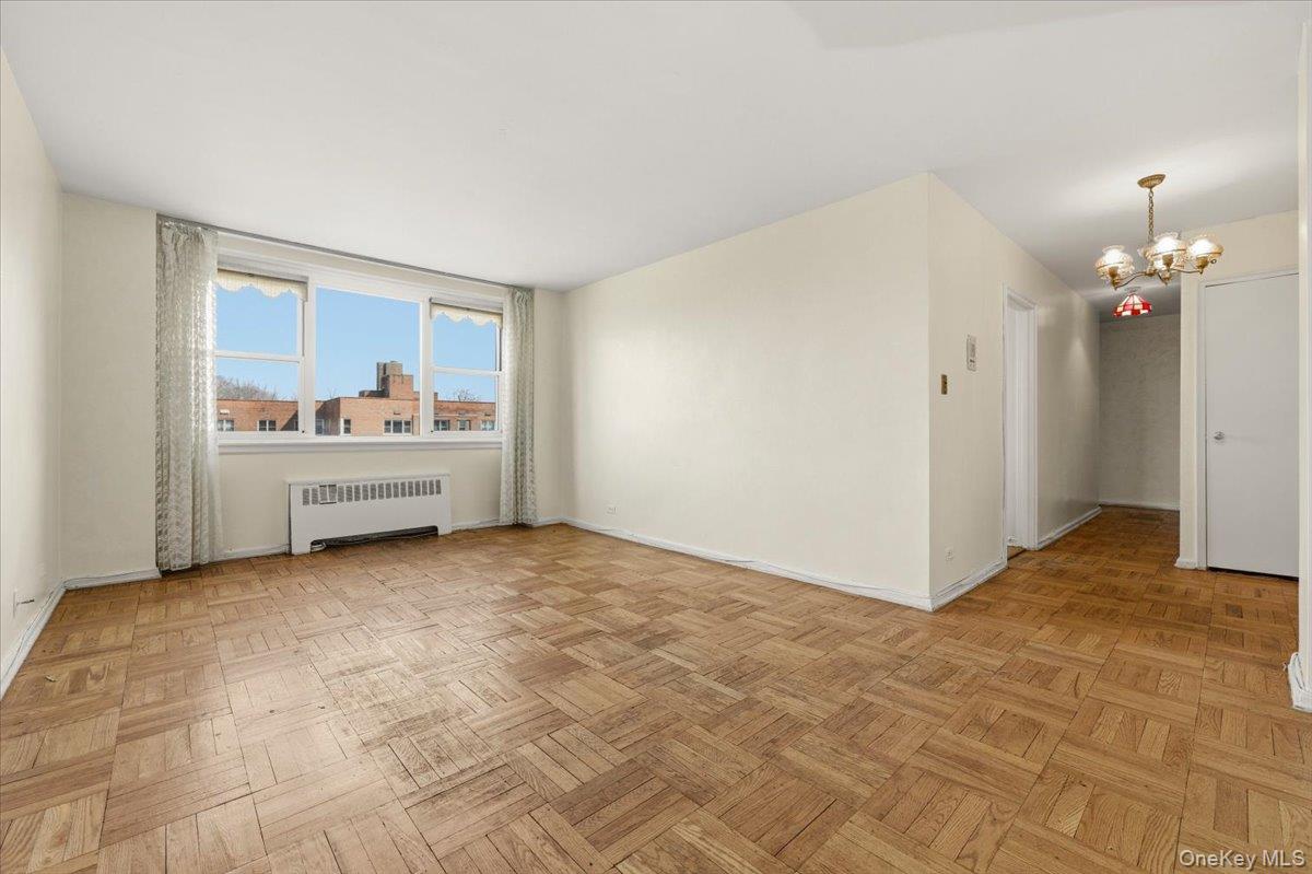 80 Knolls Crescent, Unit 6B photo 2